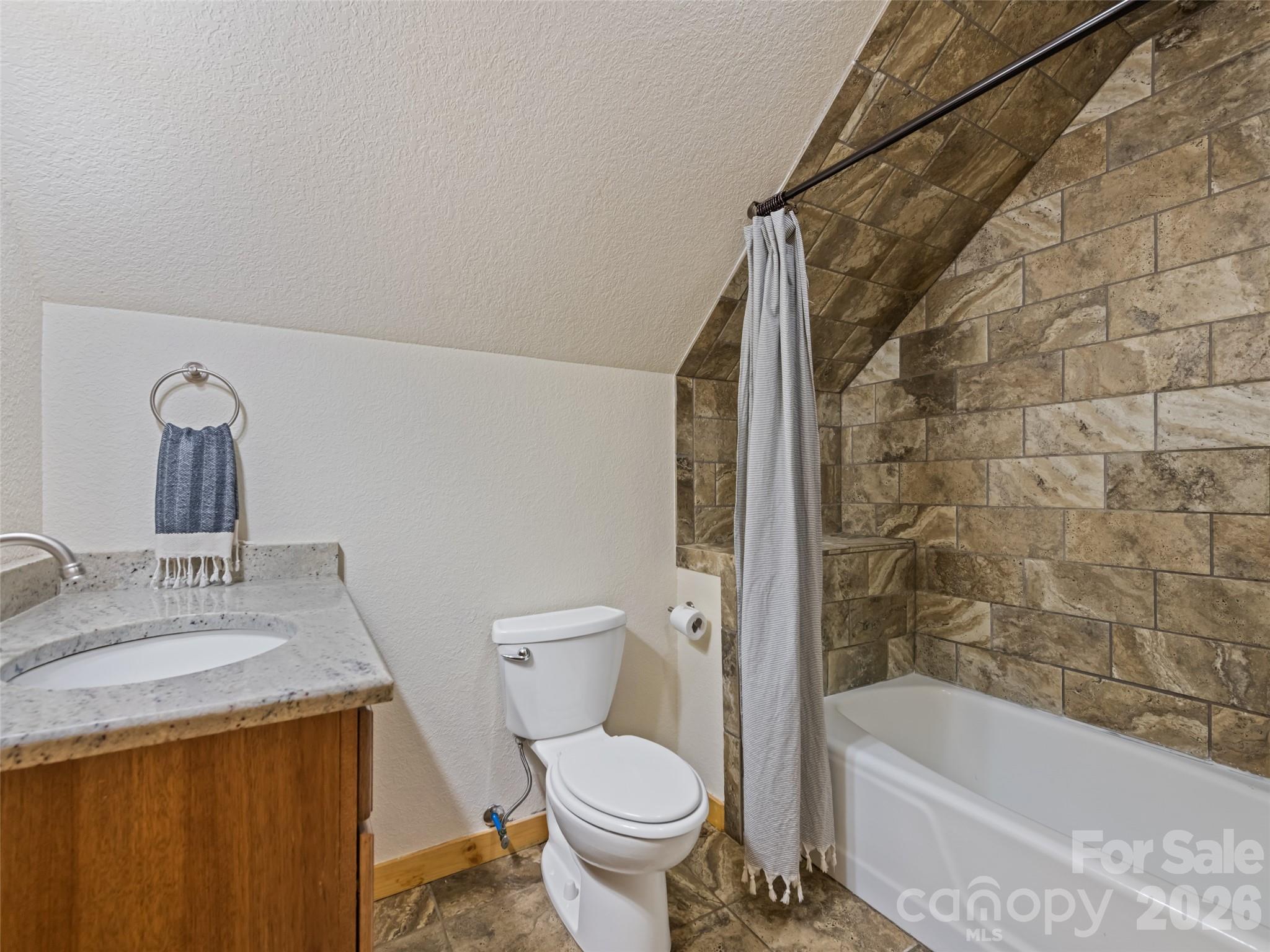 364 Lee Street — Sylva