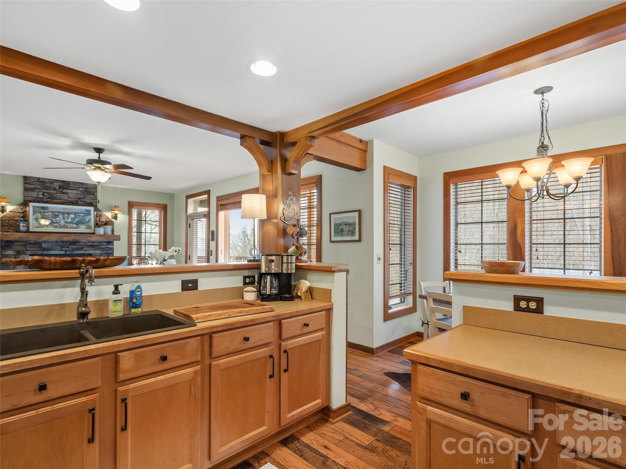 222 Creekside Way #D201 — Burnsville