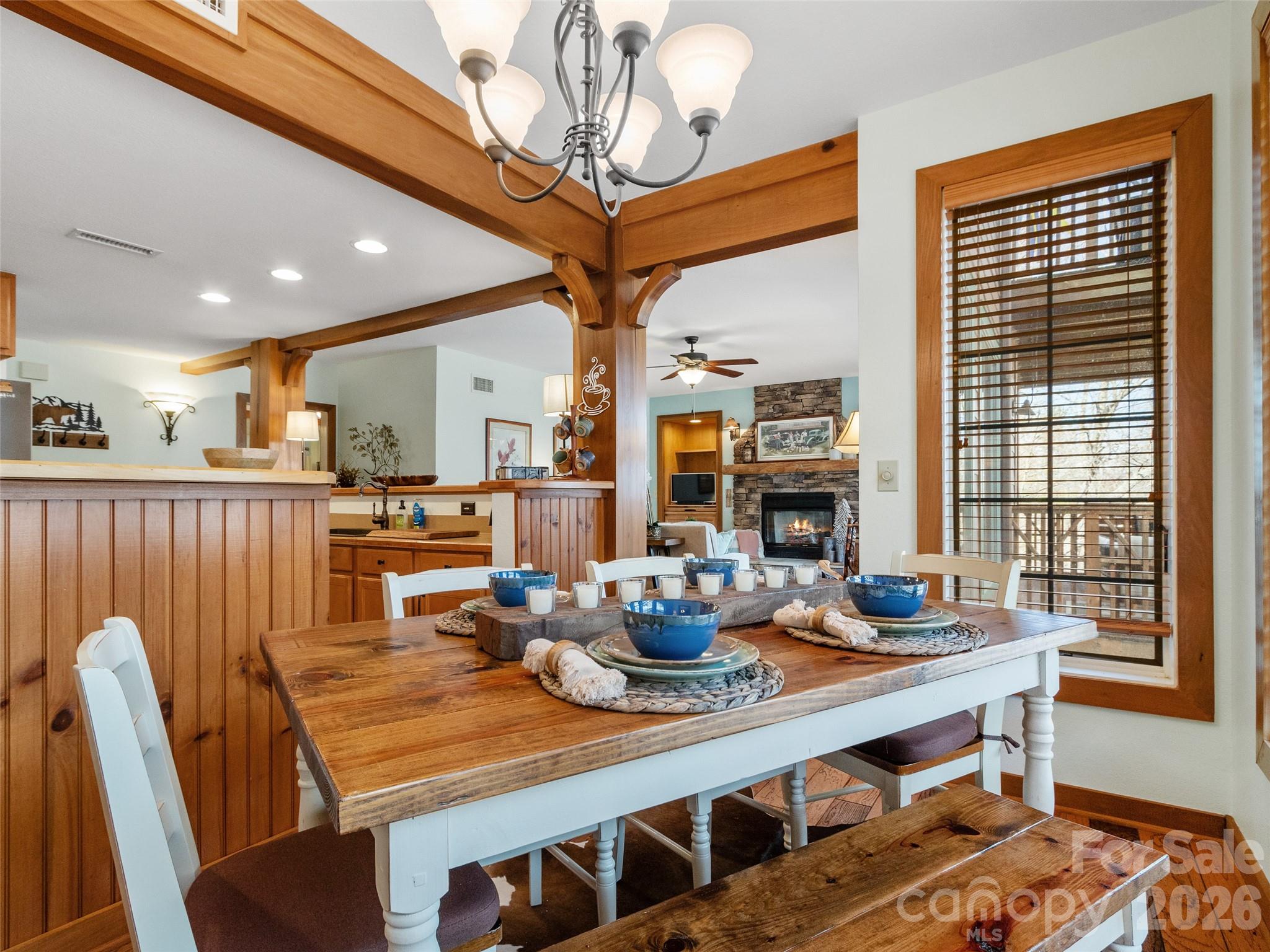 222 Creekside Way #D201 — Burnsville