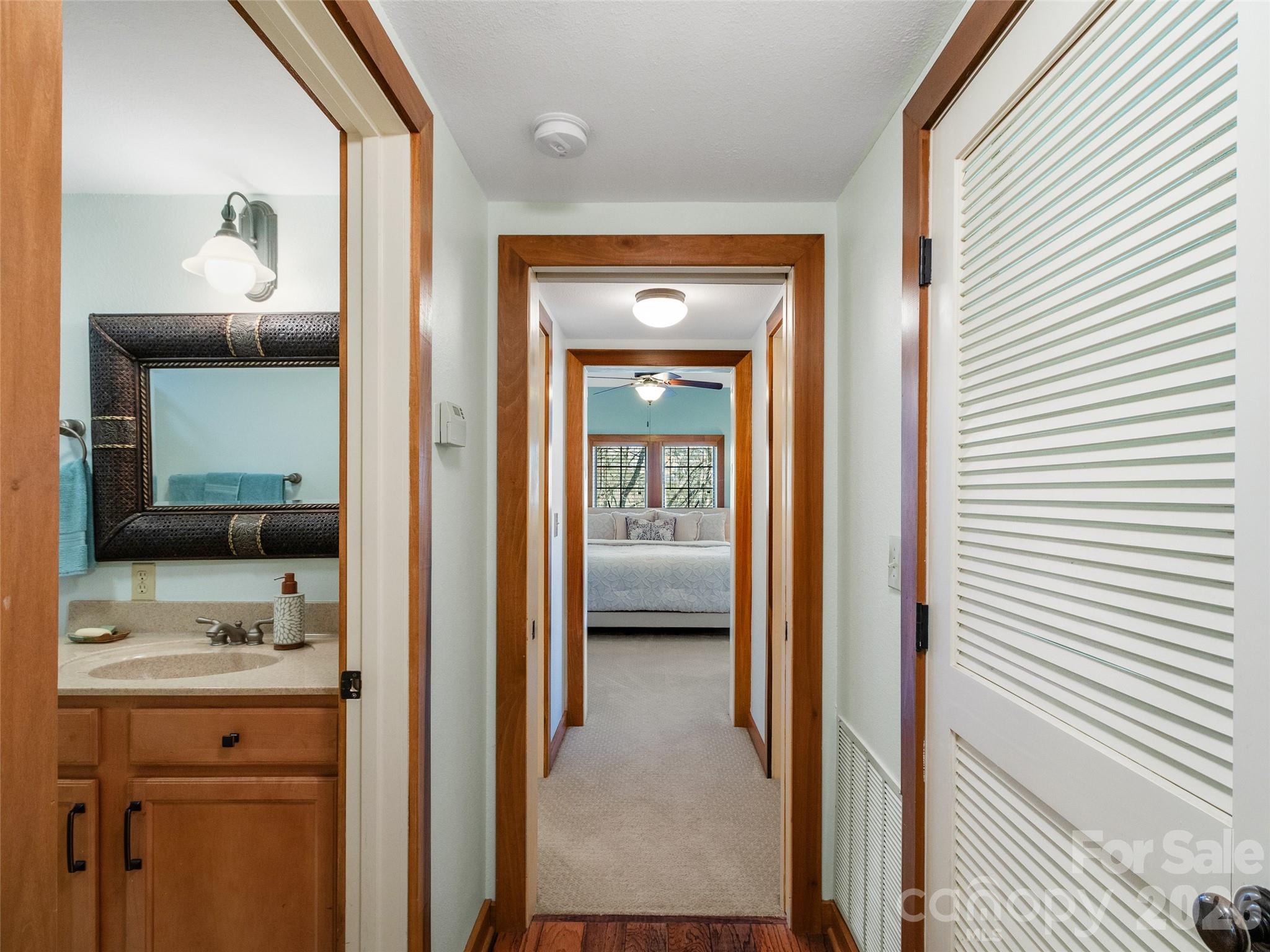 222 Creekside Way #D201 — Burnsville
