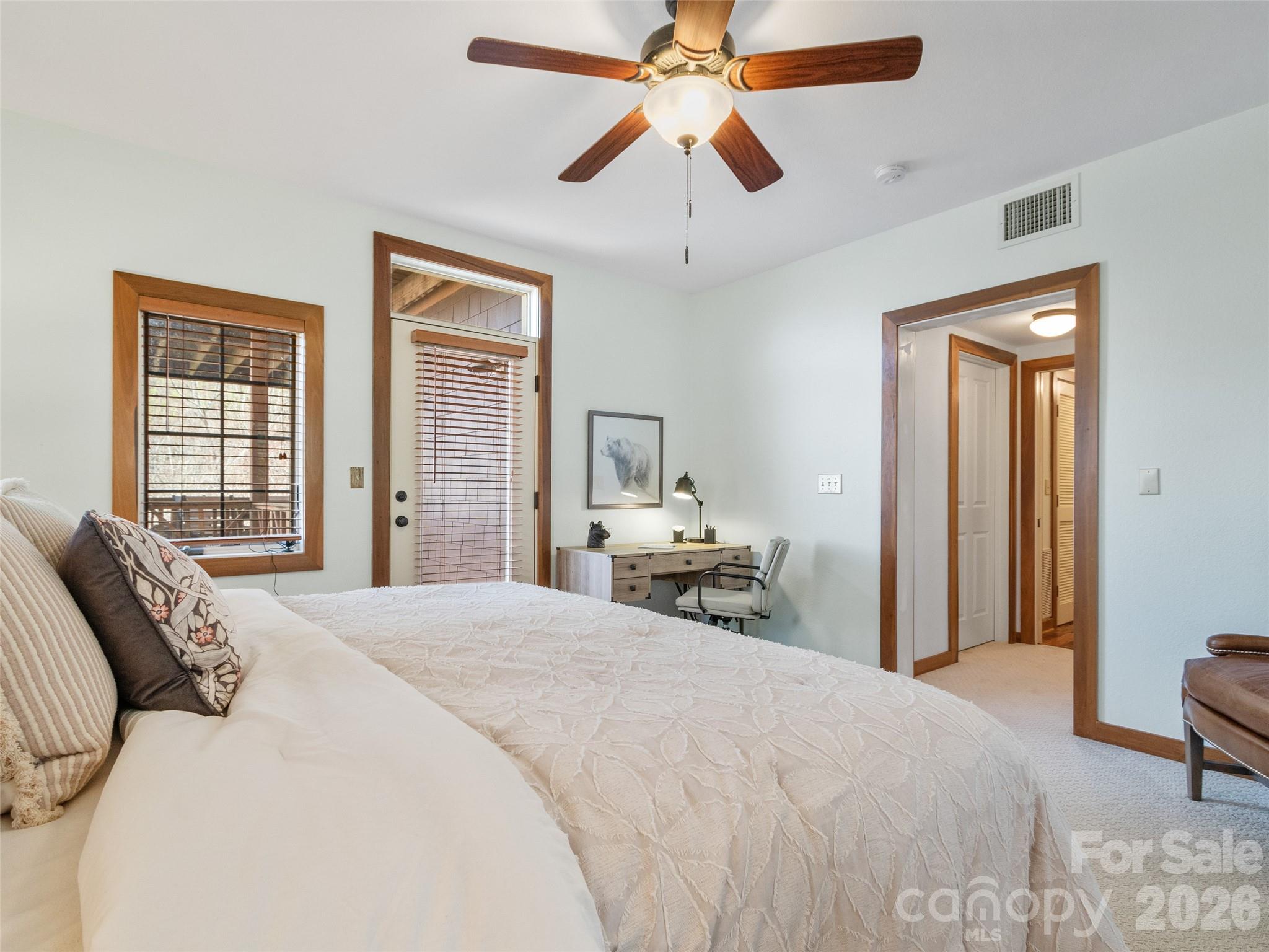 222 Creekside Way #D201 — Burnsville