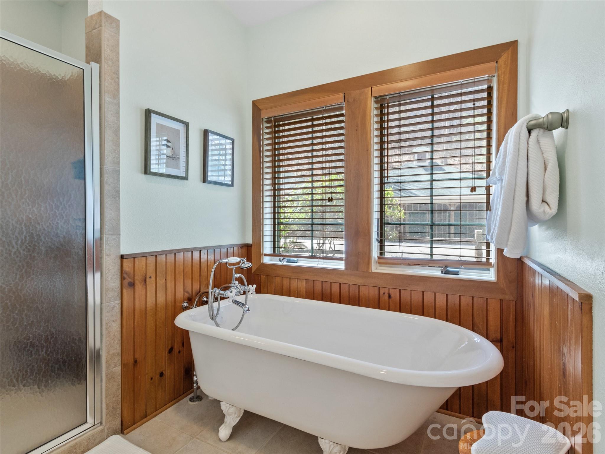 222 Creekside Way #D201 — Burnsville