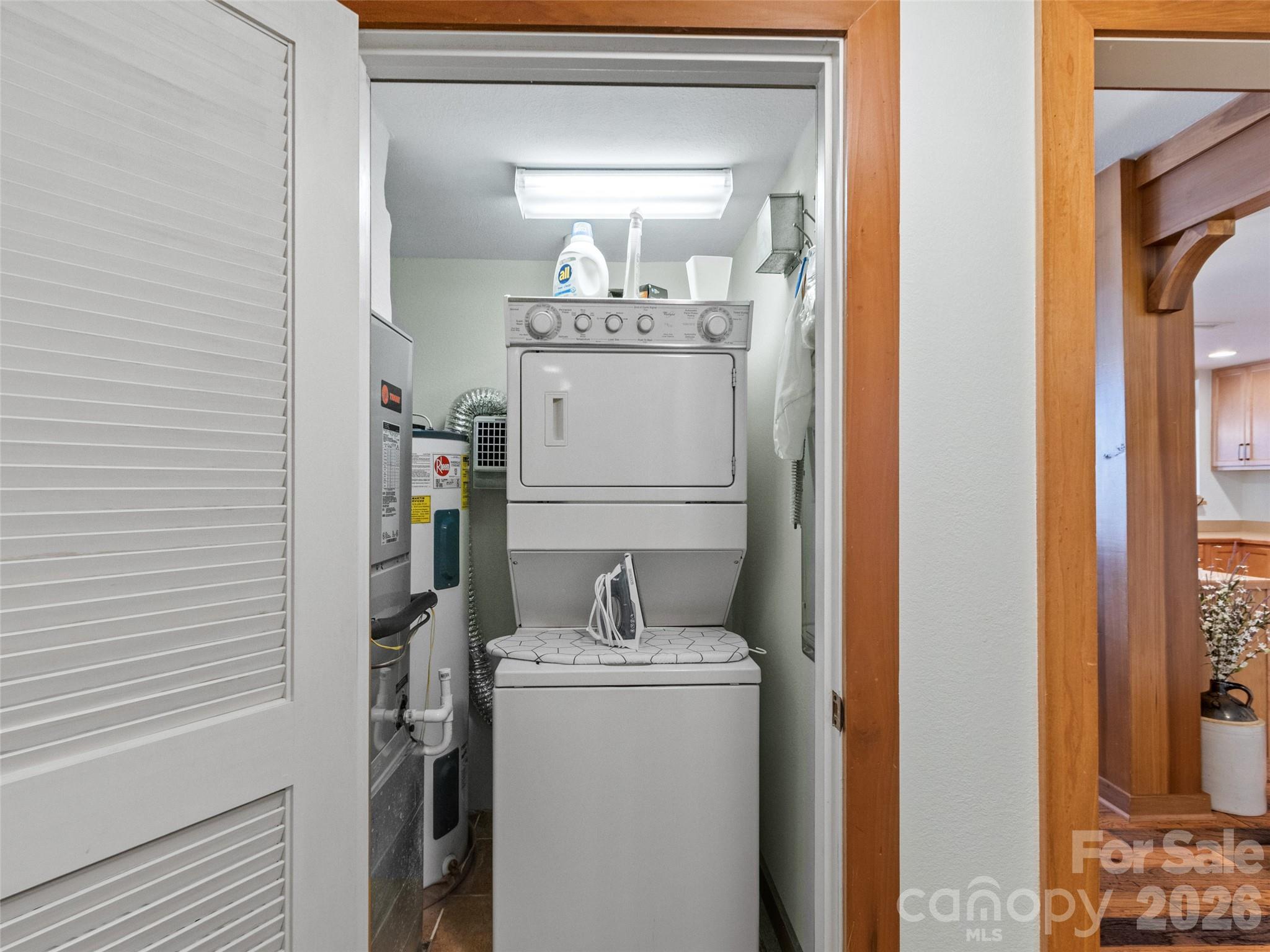 222 Creekside Way #D201 — Burnsville