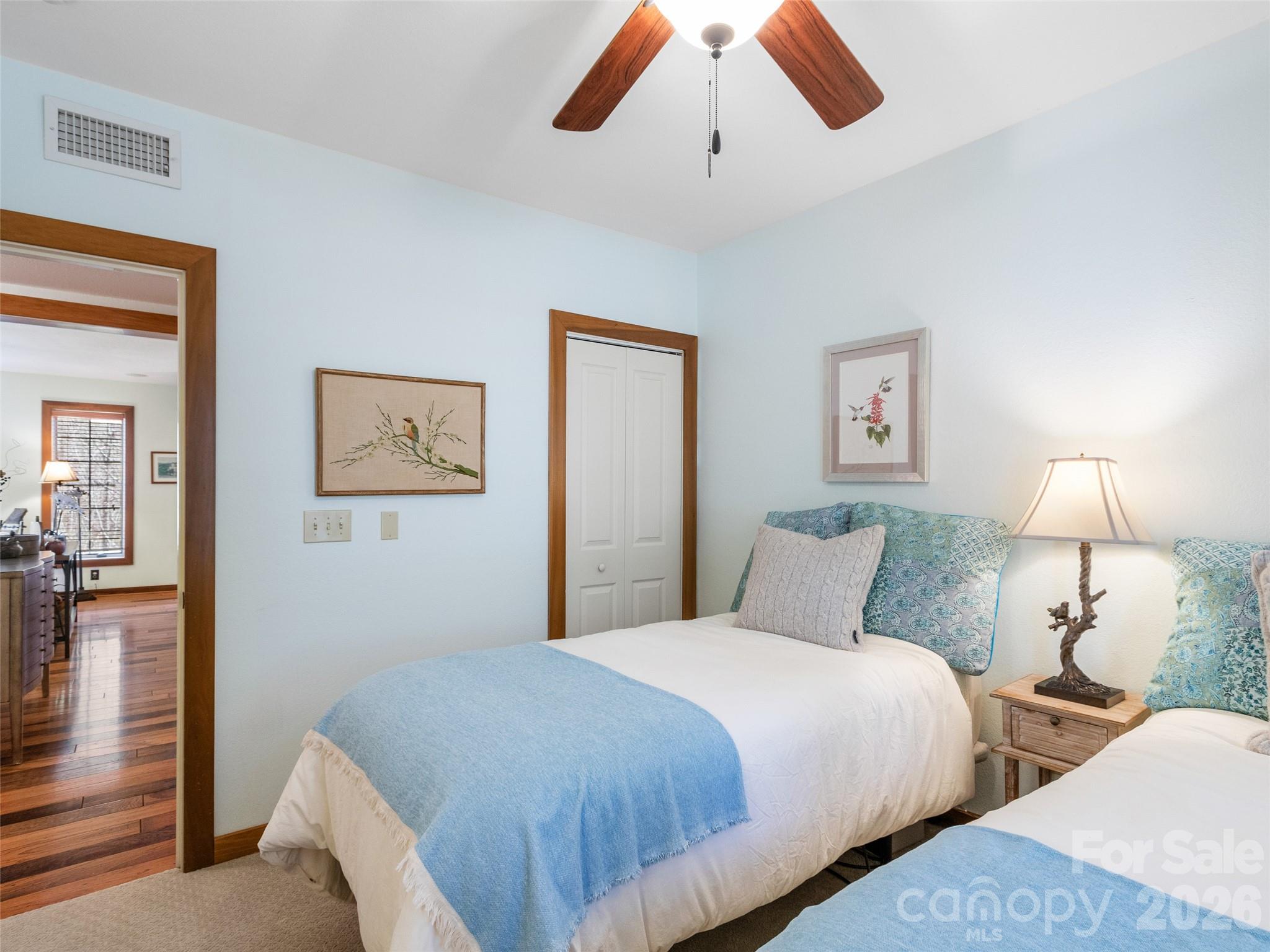 222 Creekside Way #D201 — Burnsville