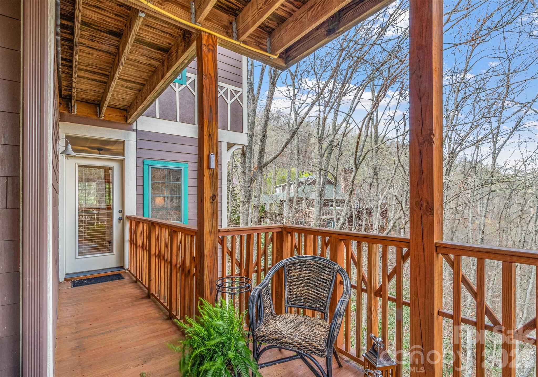 222 Creekside Way #D201 — Burnsville