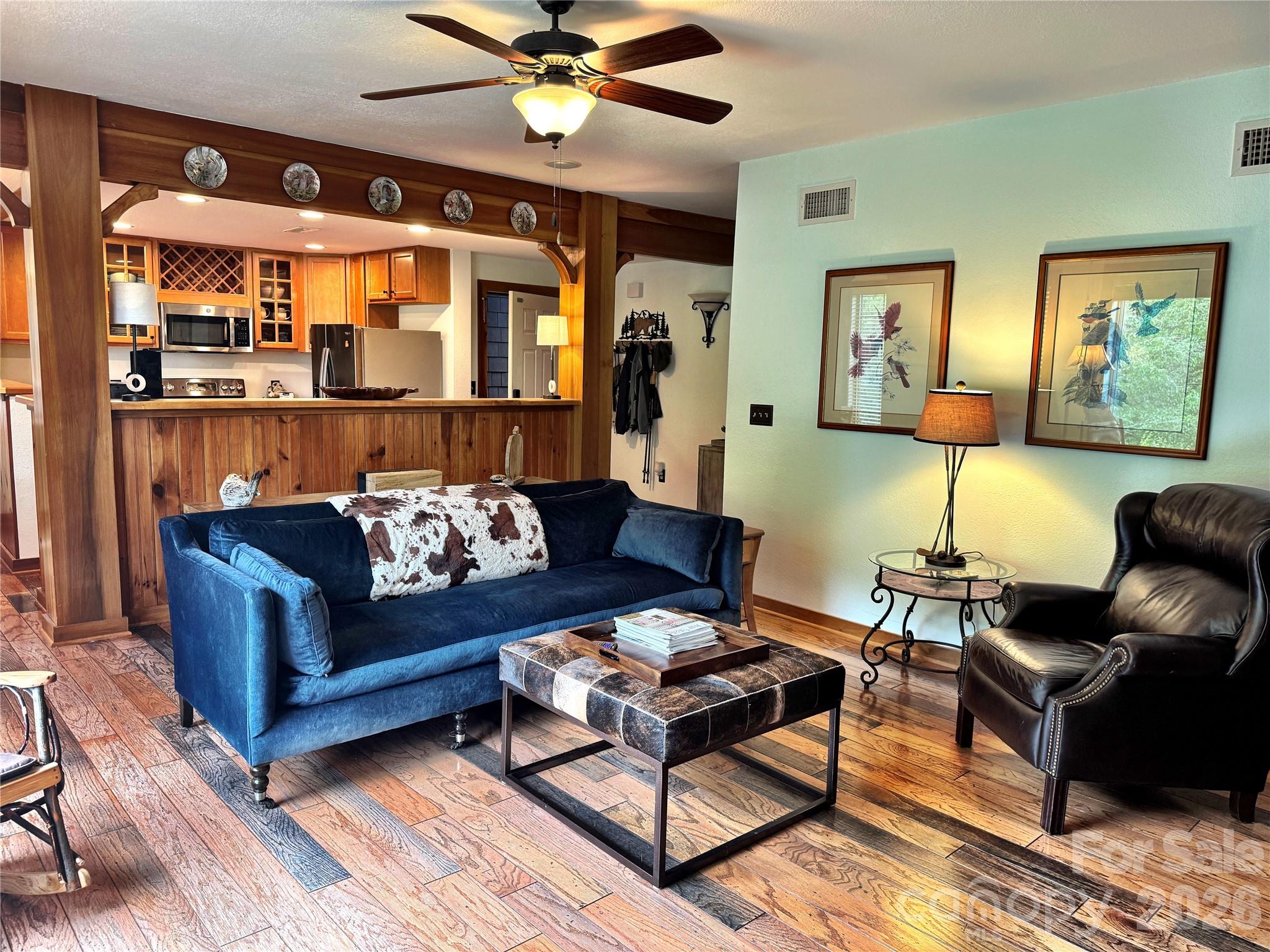 222 Creekside Way #D201 — Burnsville