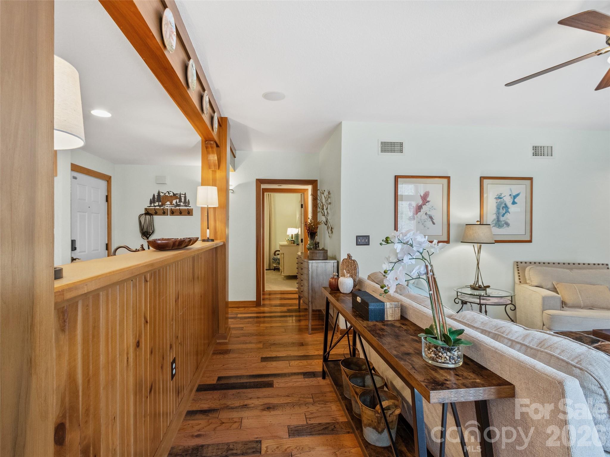 222 Creekside Way #D201 — Burnsville