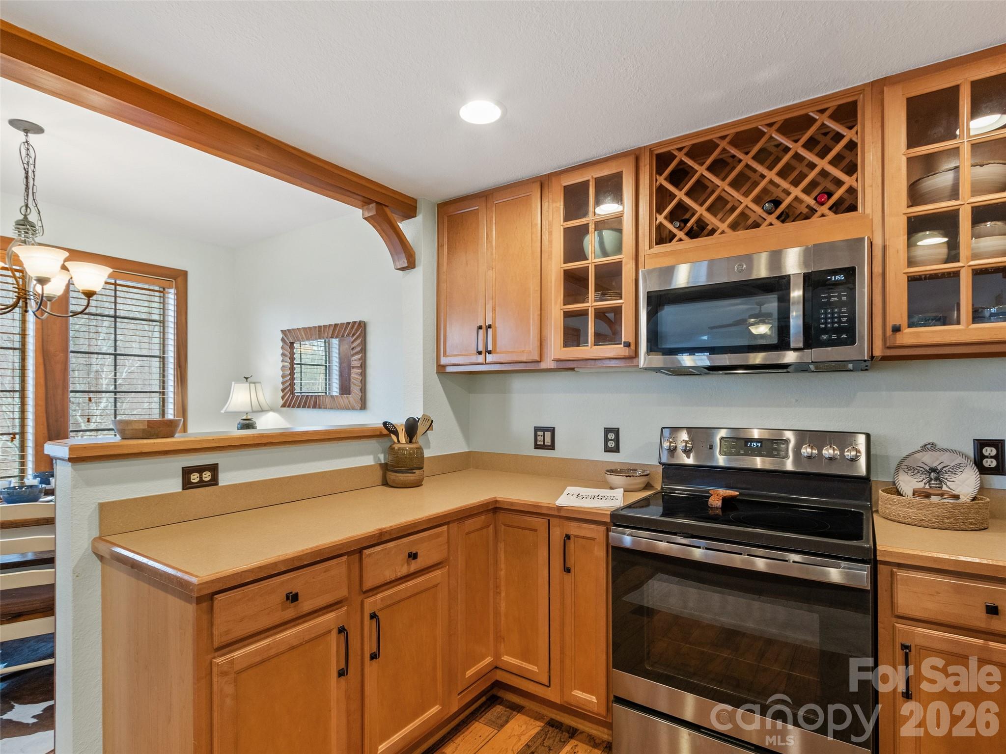 222 Creekside Way #D201 — Burnsville