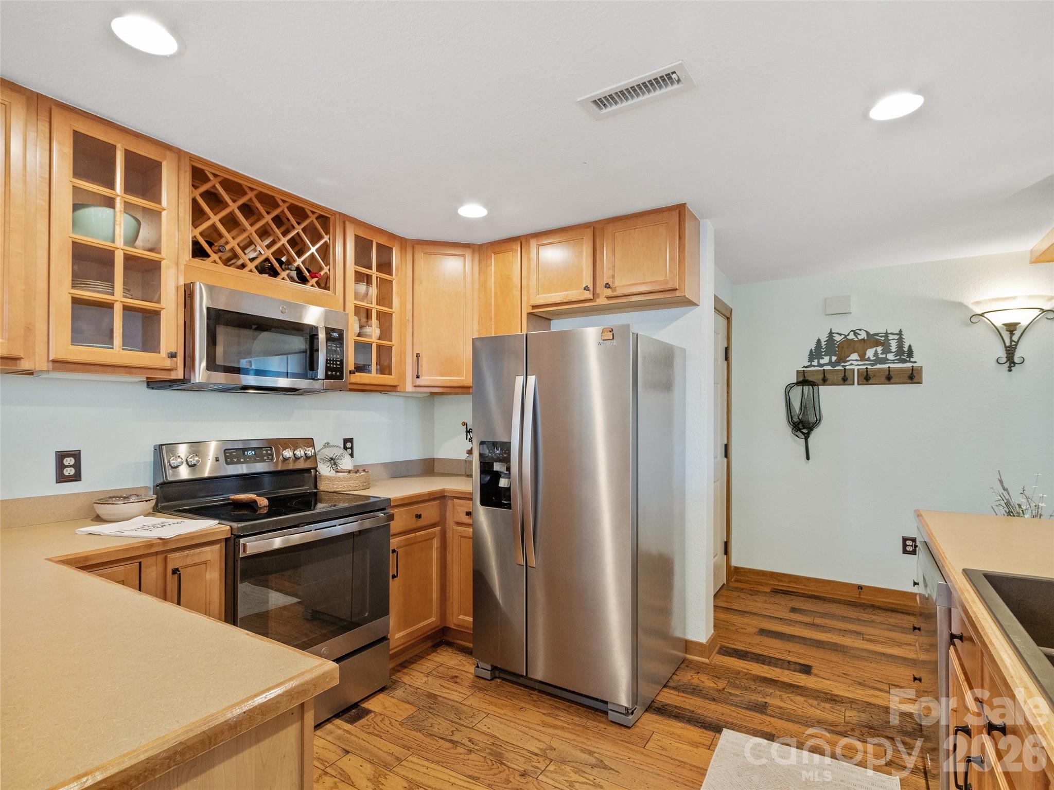 222 Creekside Way #D201 — Burnsville