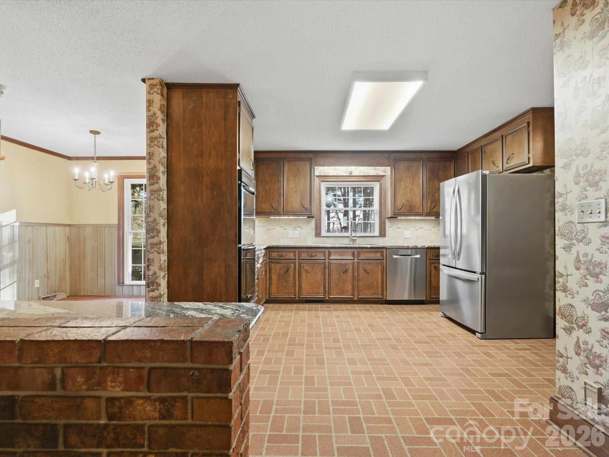 7591 Charlotte Highway — York
