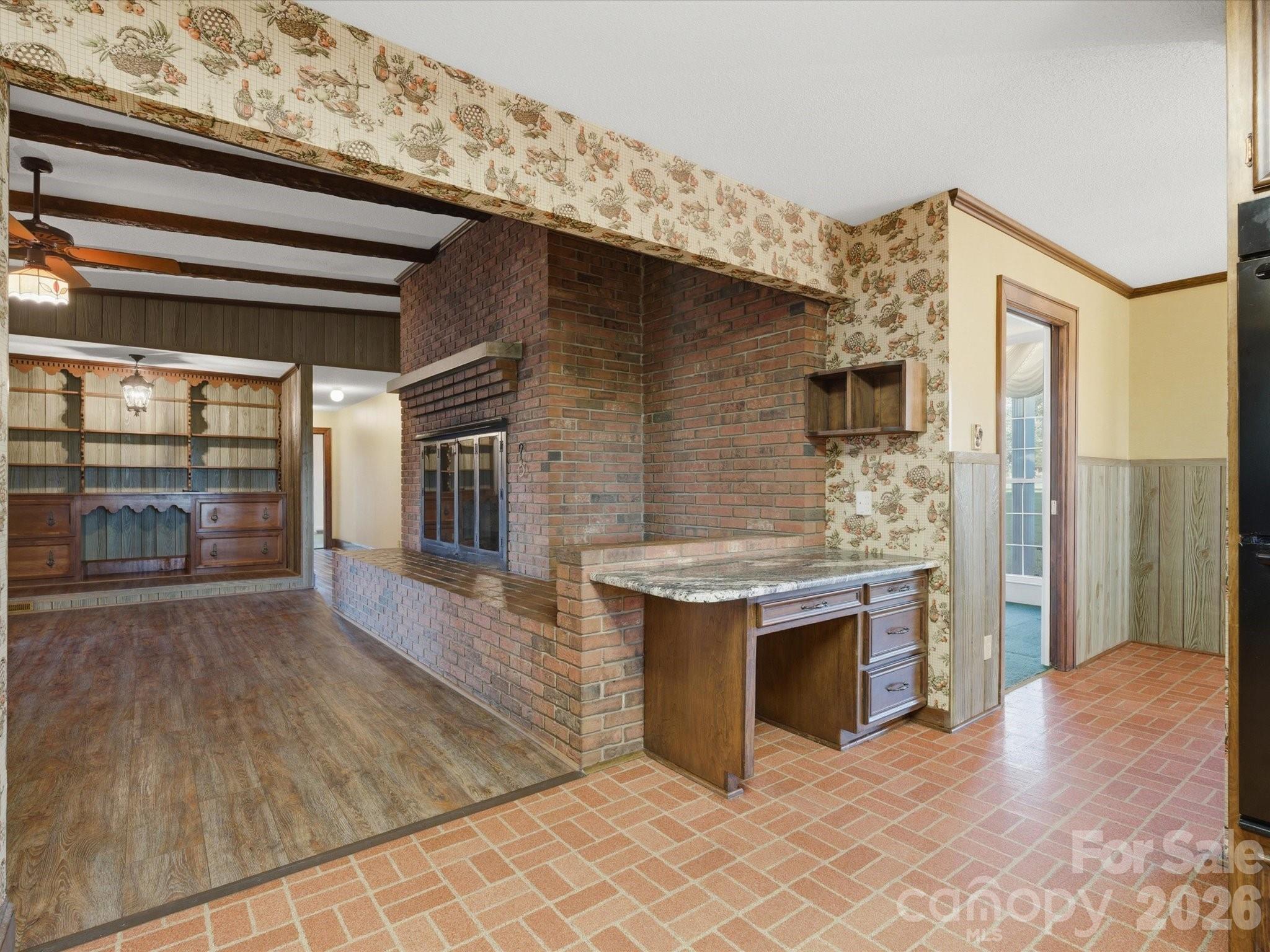 7591 Charlotte Highway — York