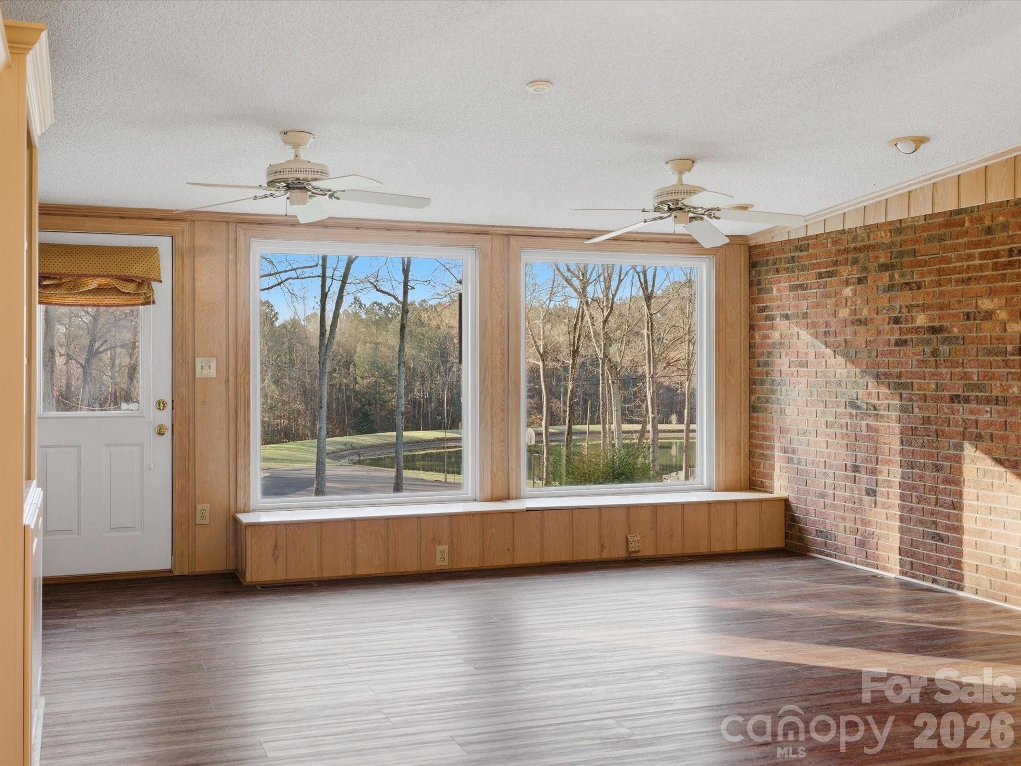 7591 Charlotte Highway — York