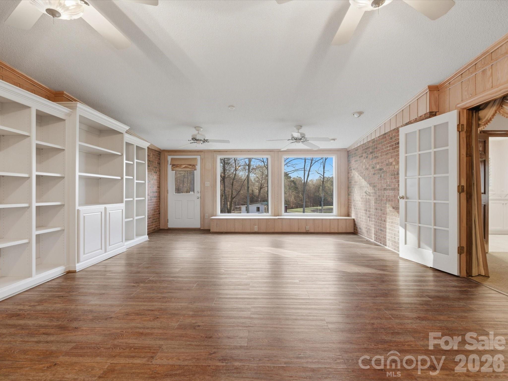 7591 Charlotte Highway — York