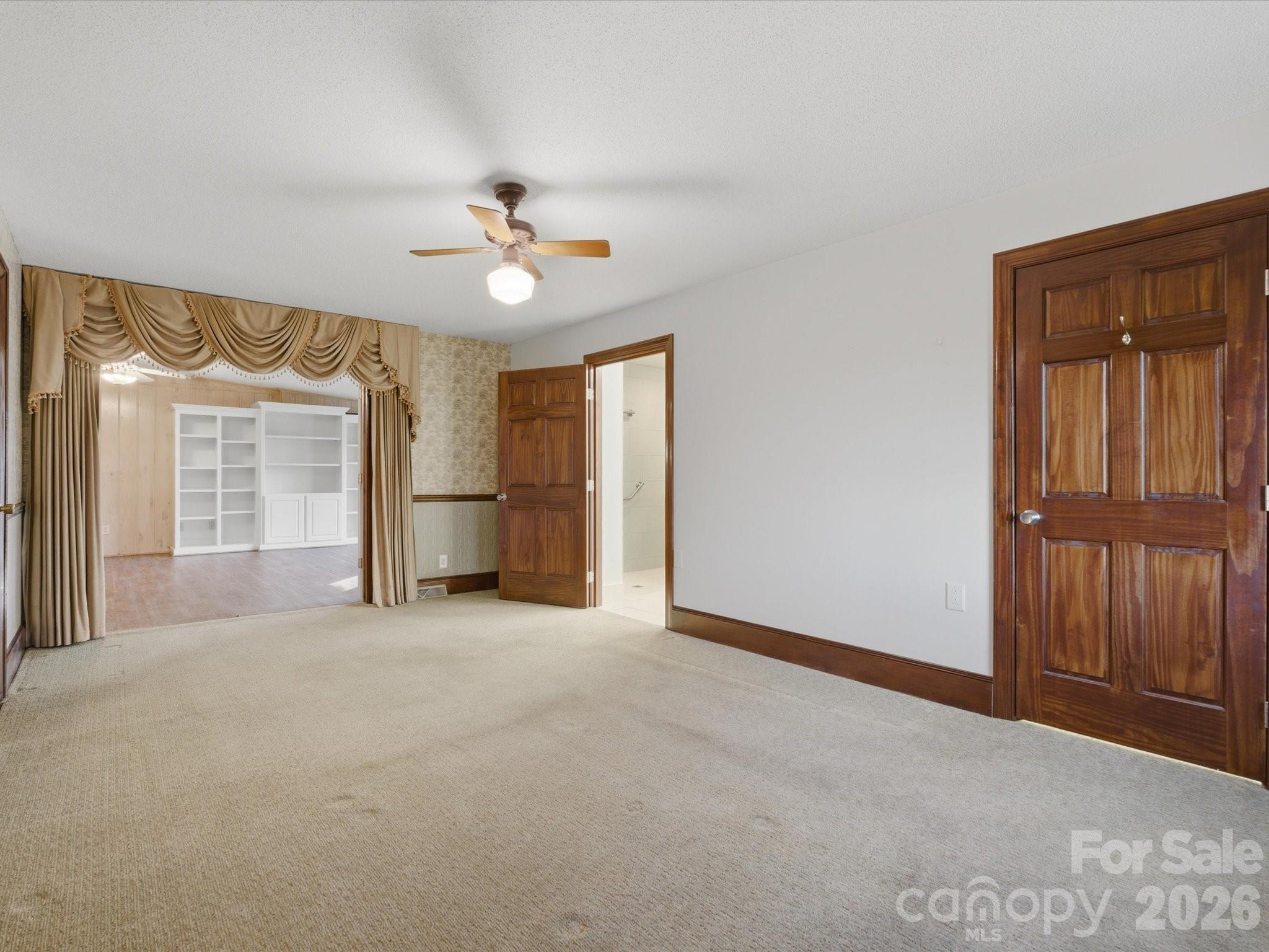 7591 Charlotte Highway — York