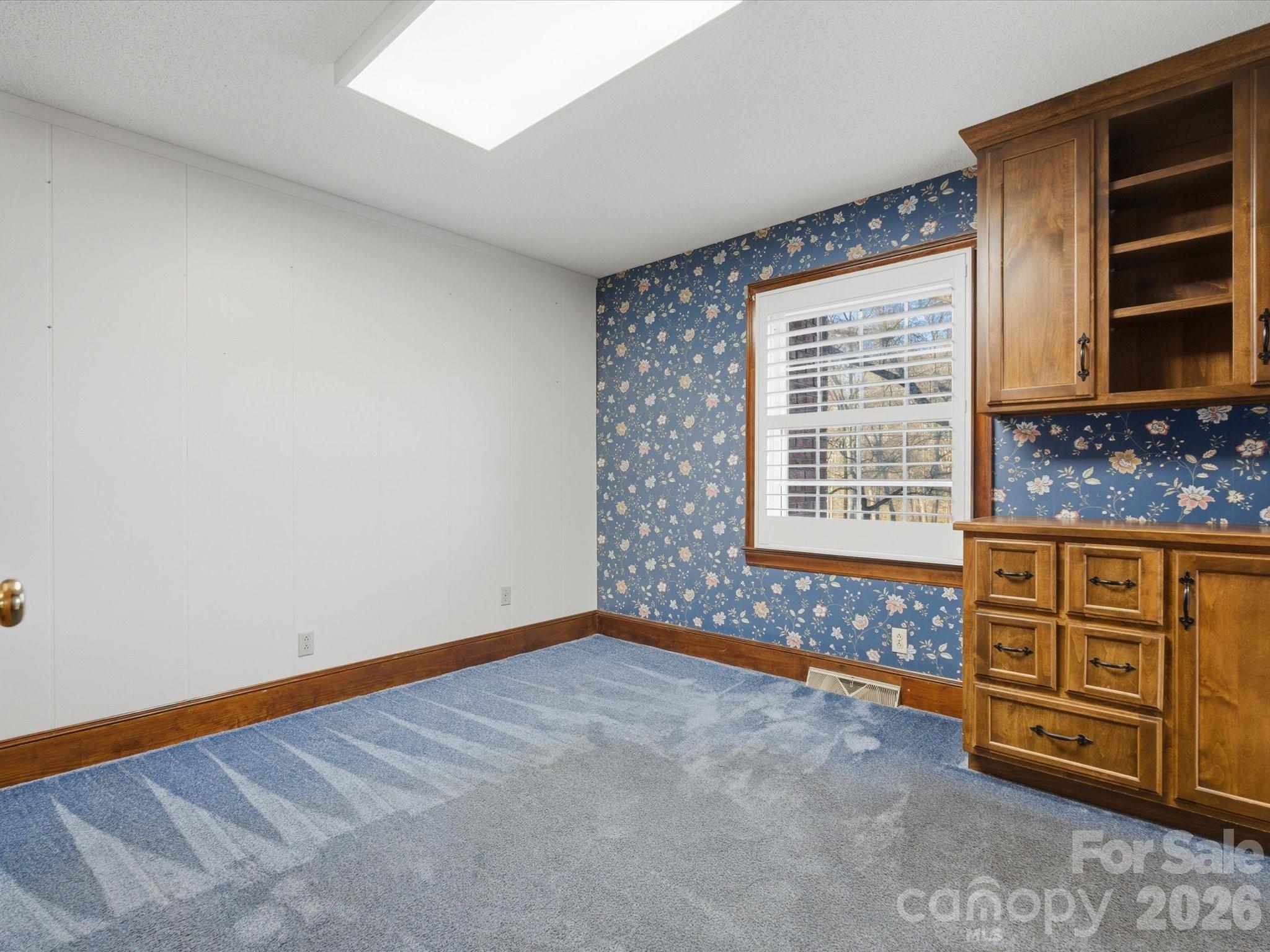 7591 Charlotte Highway — York