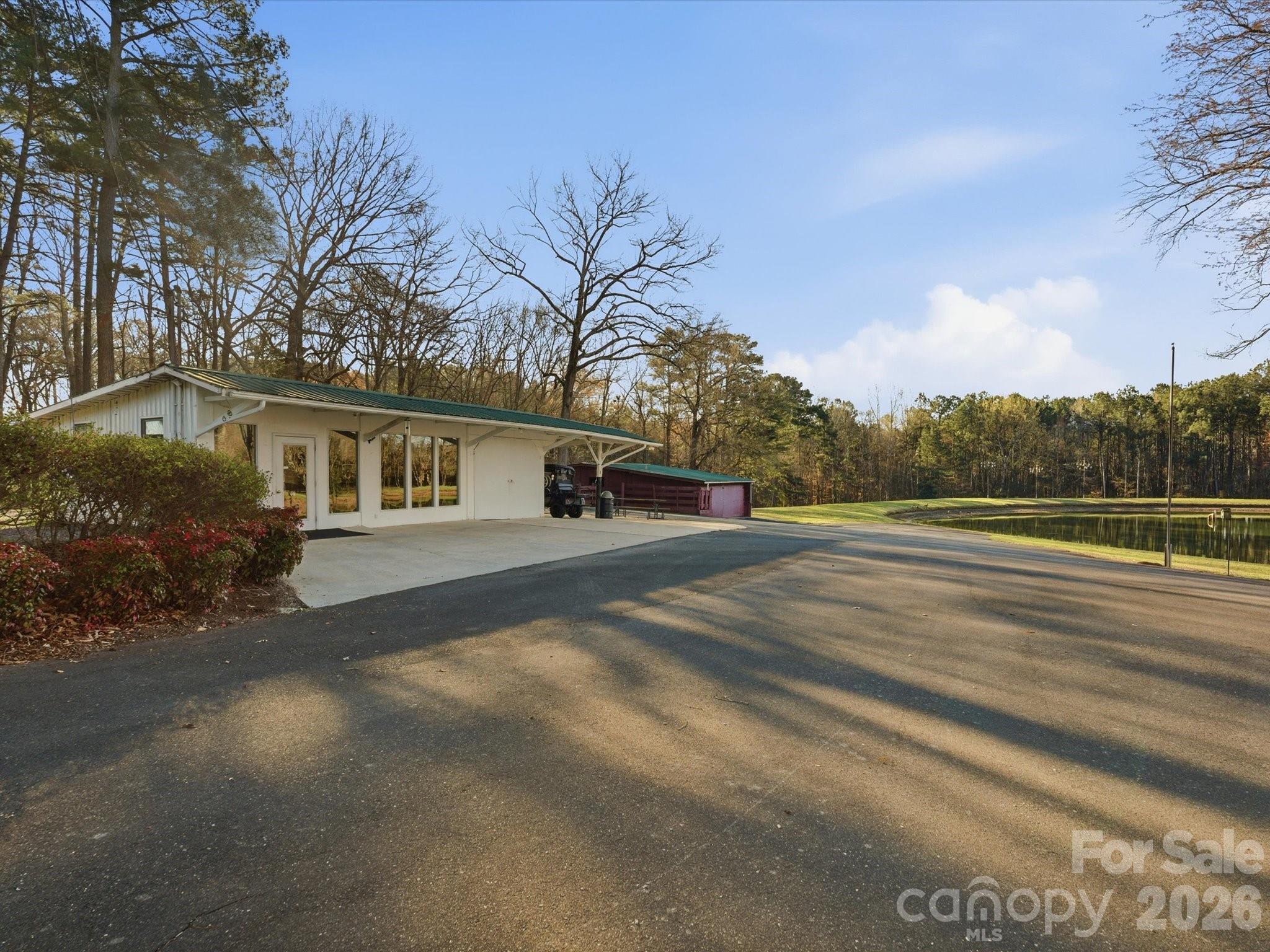 7591 Charlotte Highway — York