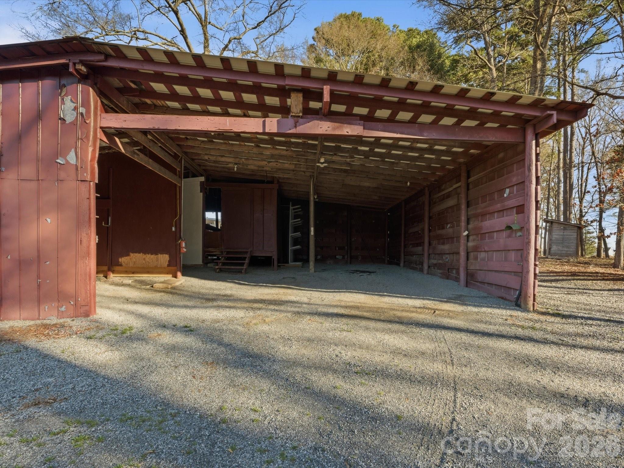 7591 Charlotte Highway — York