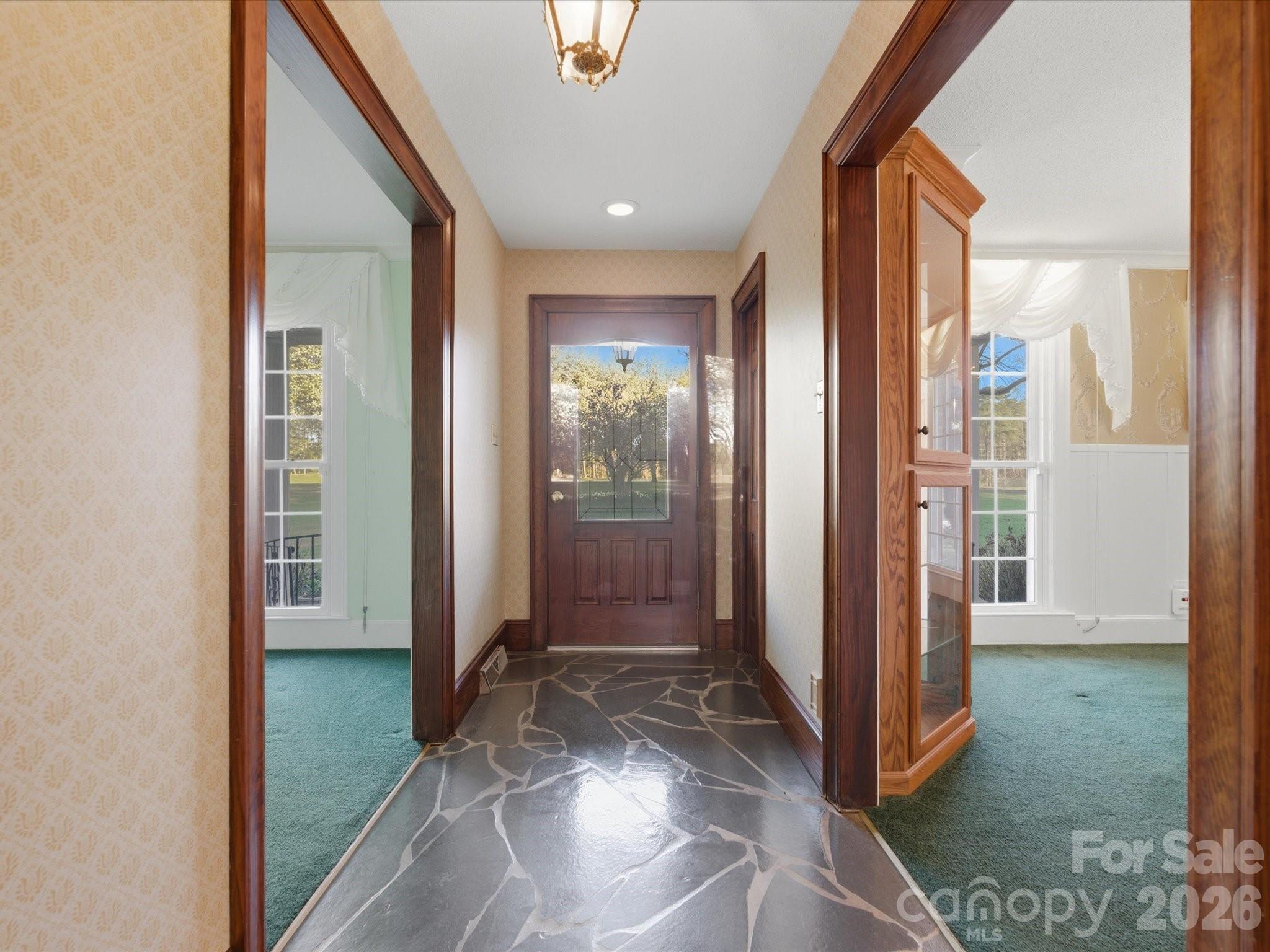 7591 Charlotte Highway — York