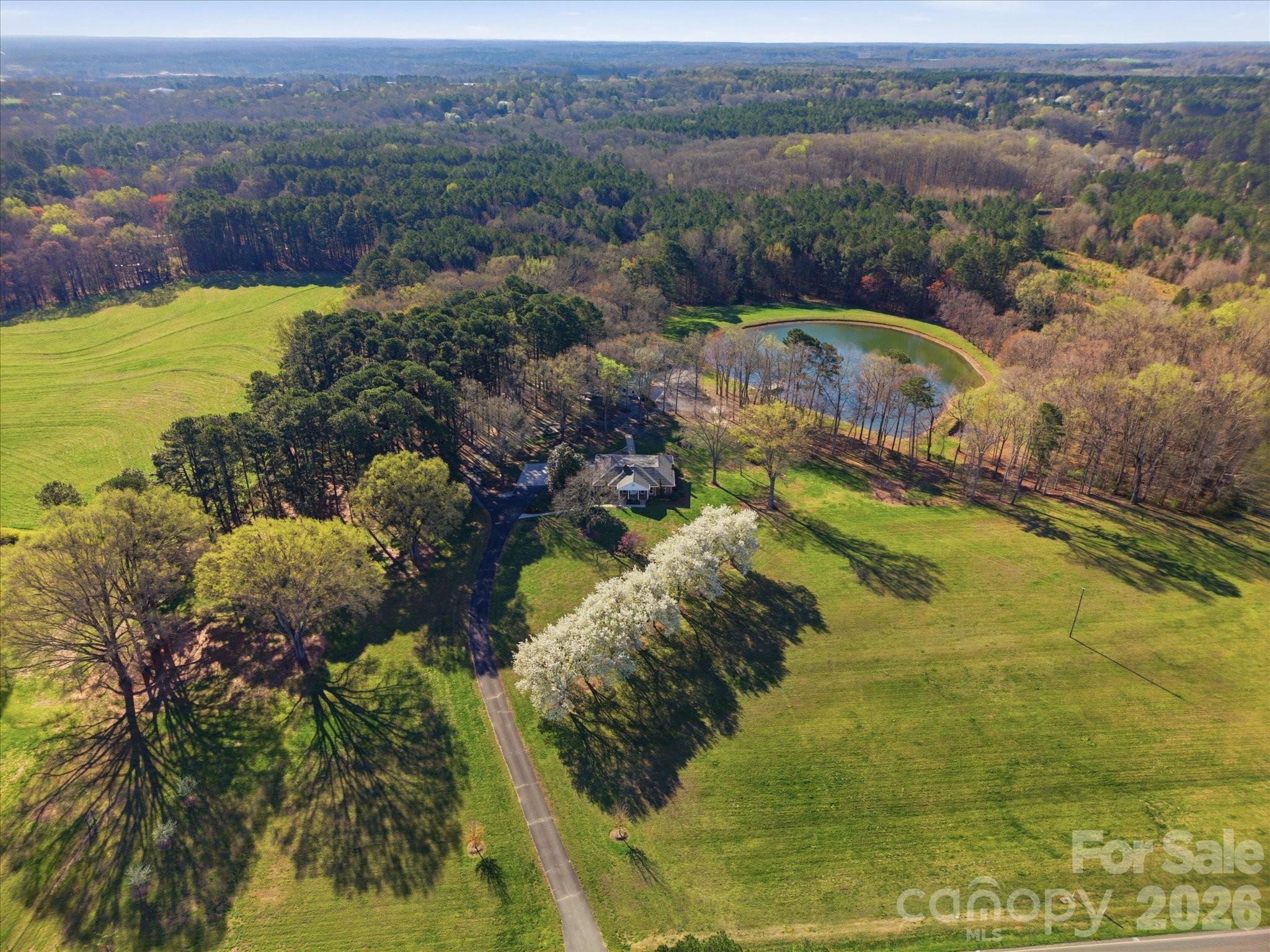 7591 Charlotte Highway — York