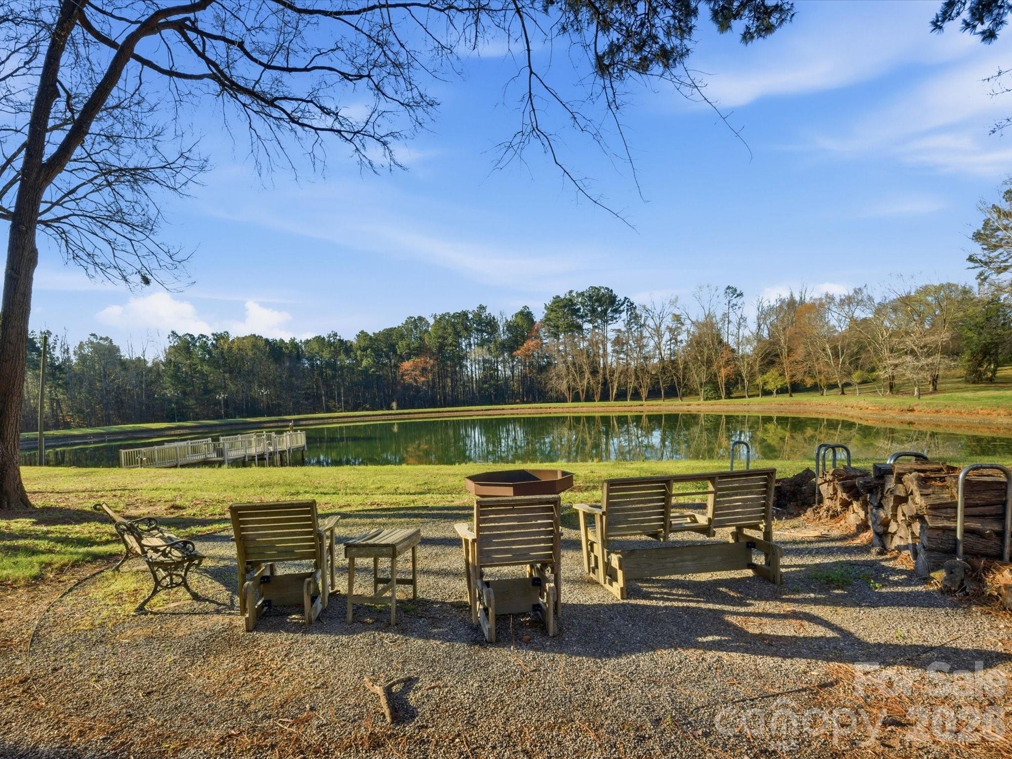 7591 Charlotte Highway — York