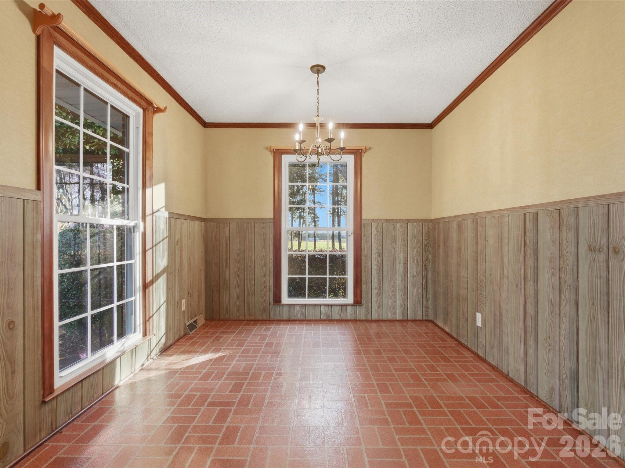 7591 Charlotte Highway — York