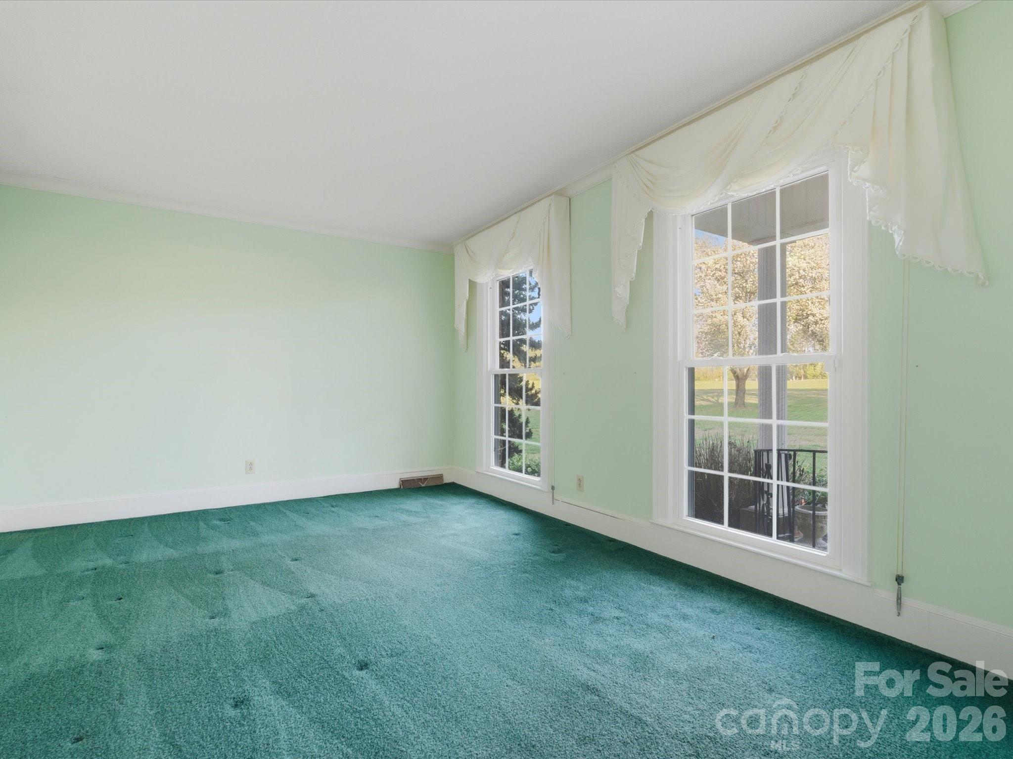 7591 Charlotte Highway — York