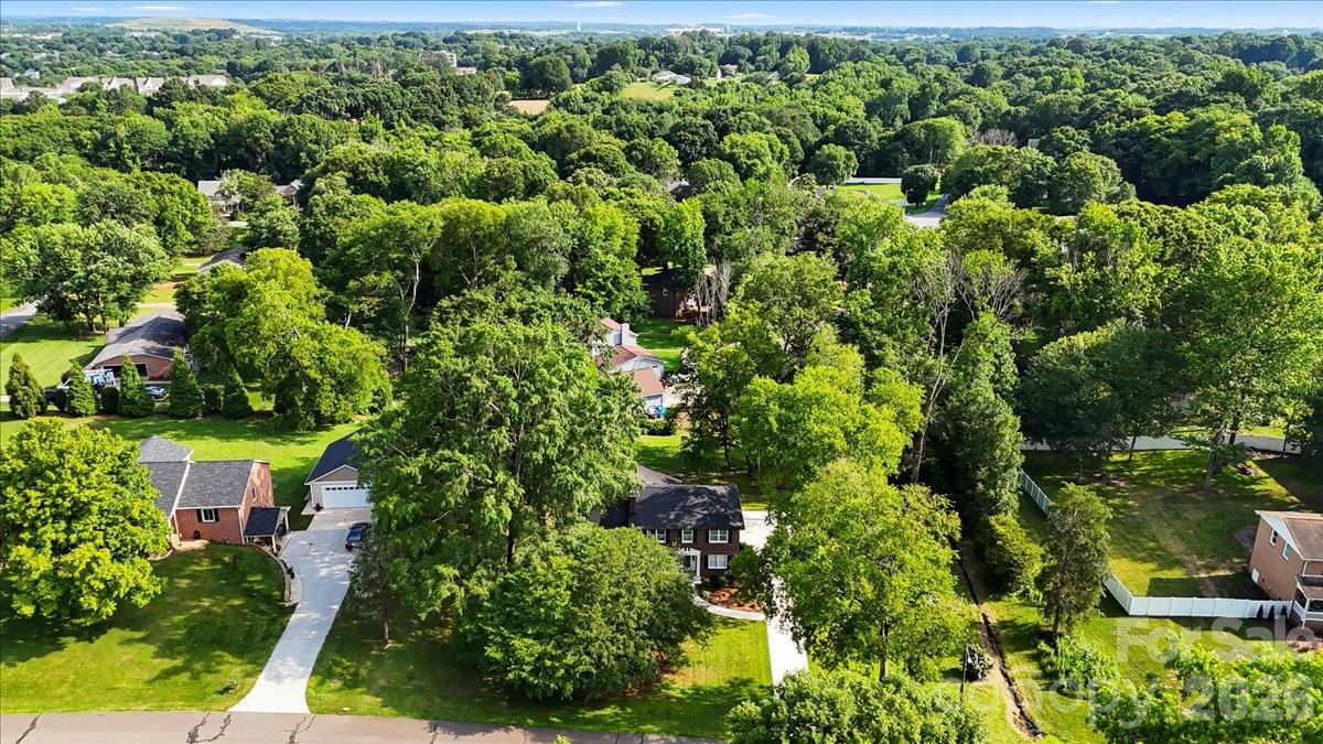 5811 Gettysburg Drive NW — Concord