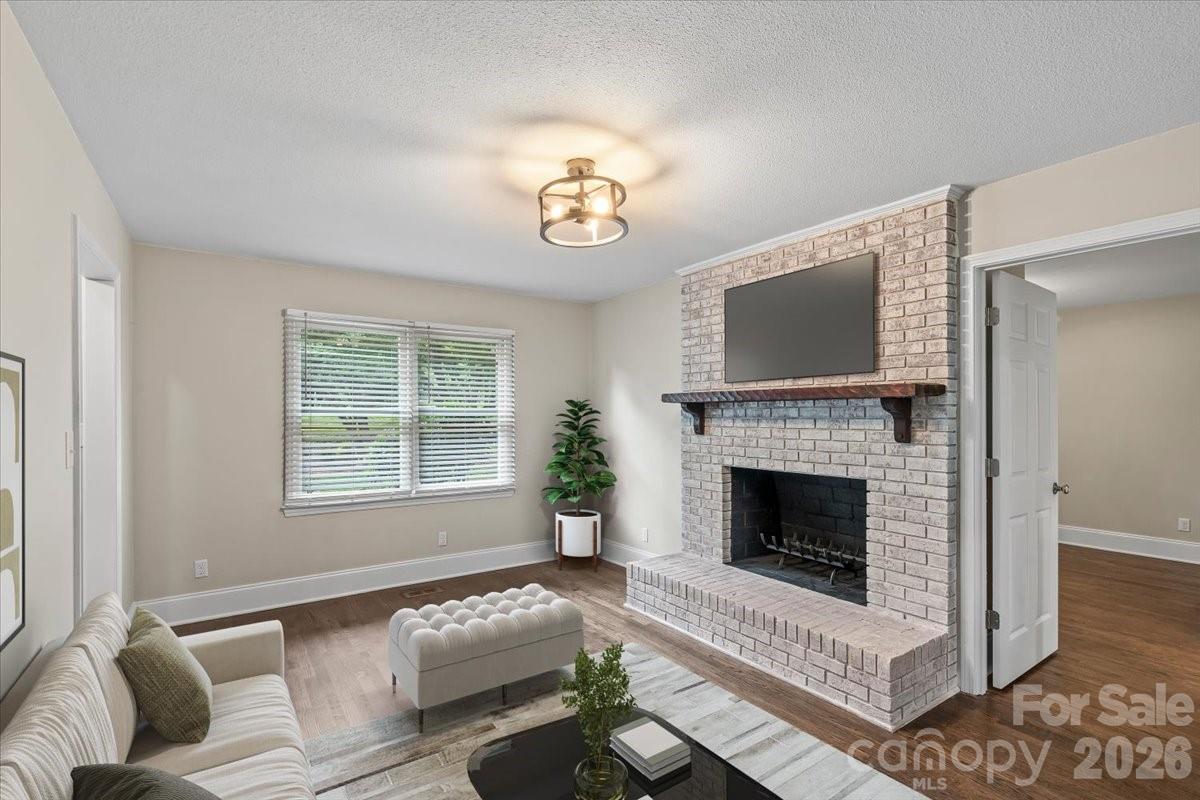 5811 Gettysburg Drive NW — Concord