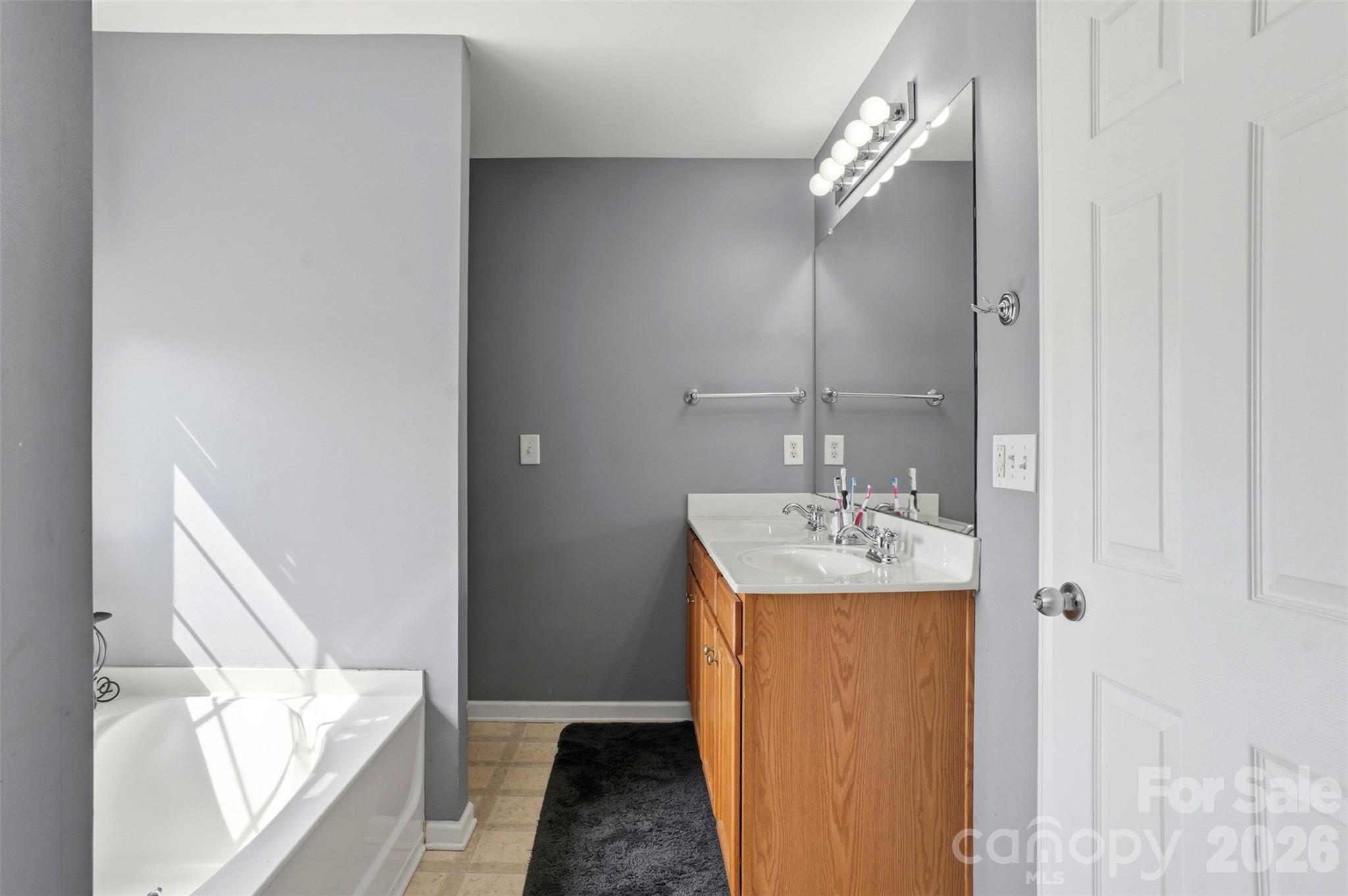 5016 Hildreth Court — Concord
