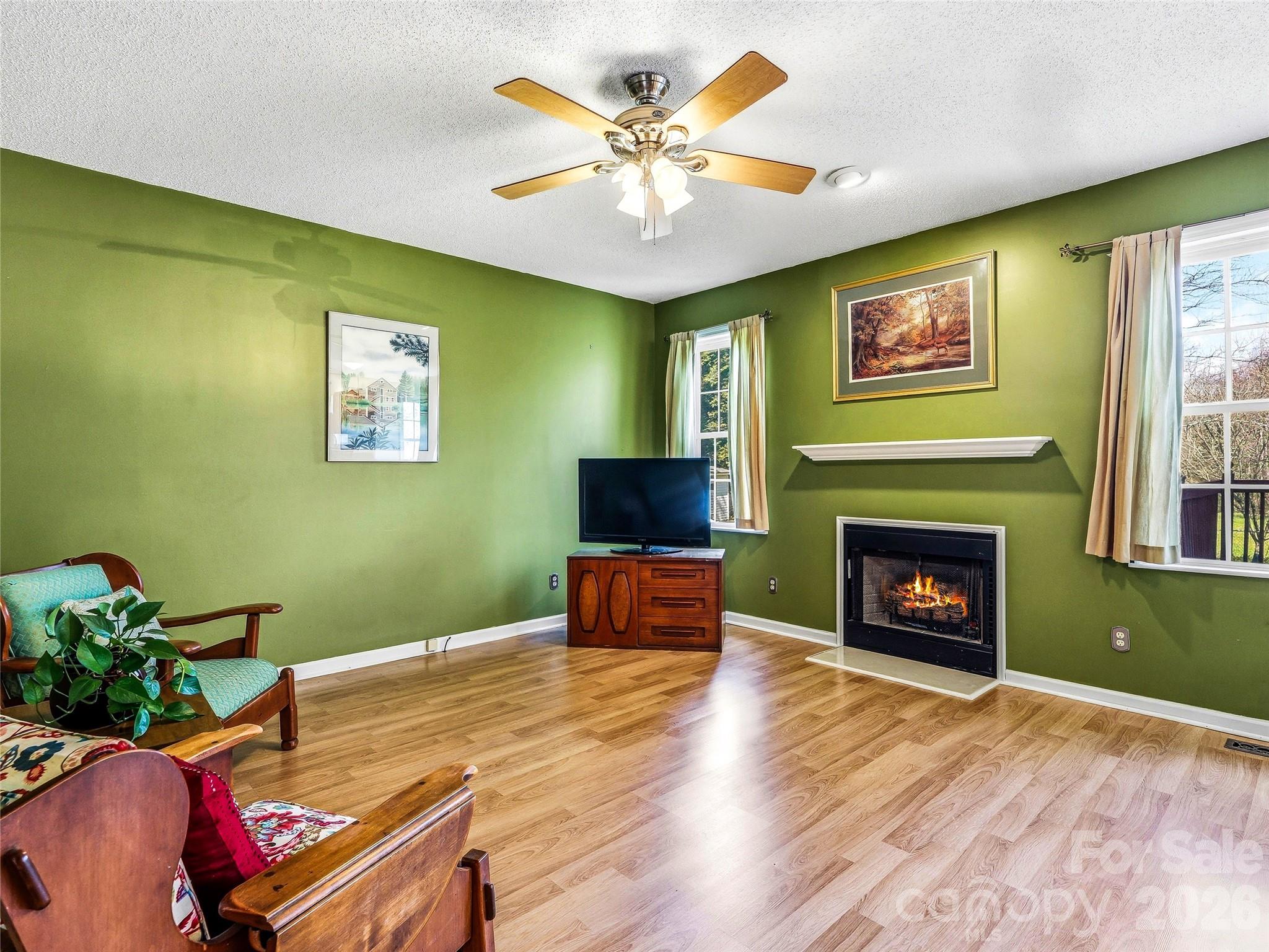 61 Rolling Hills Road — Mills River