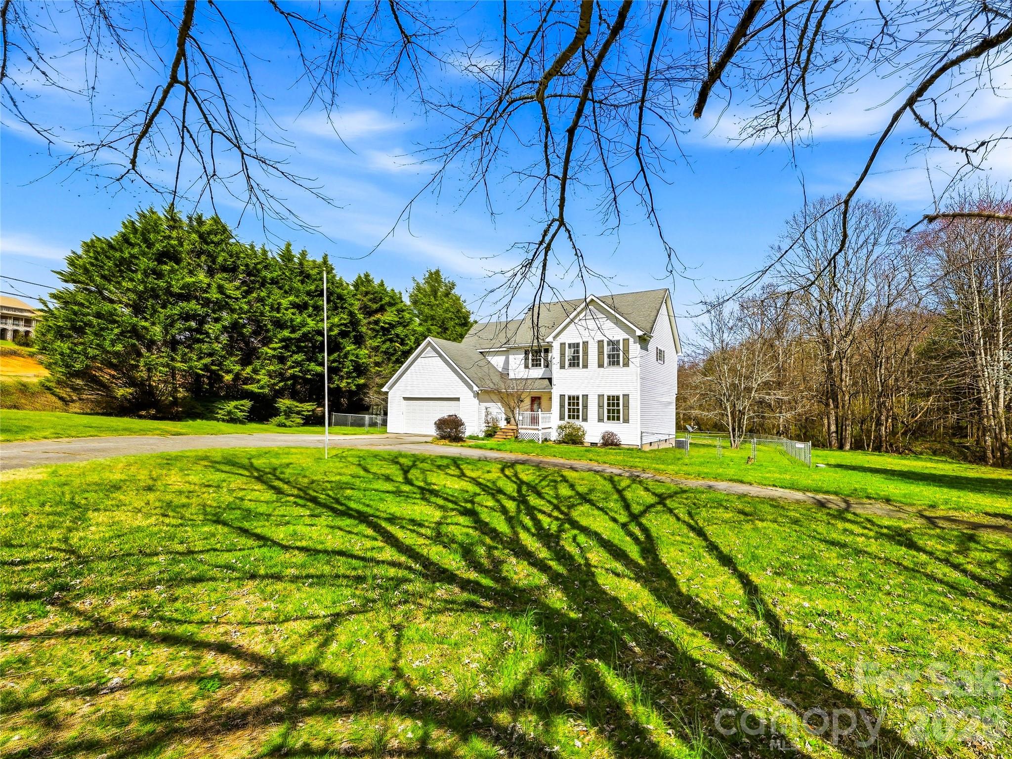 61 Rolling Hills Road — Mills River