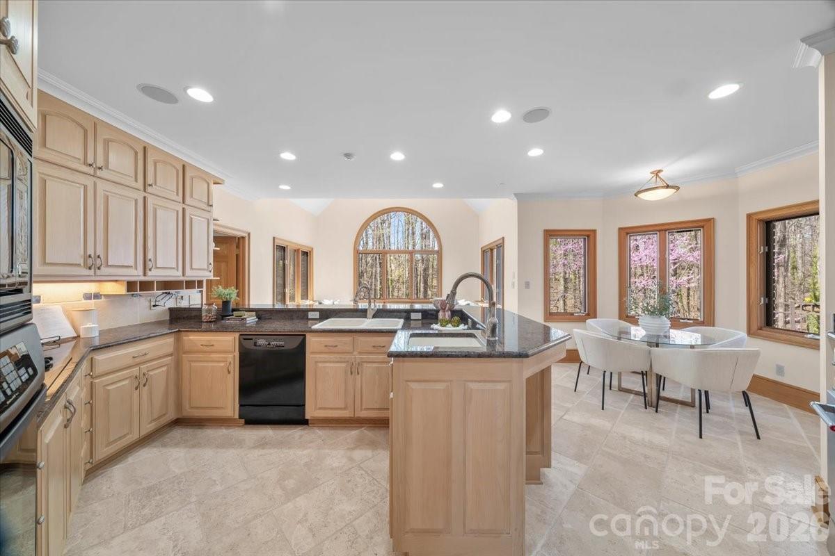 1043 Rolling Green Drive — Newton
