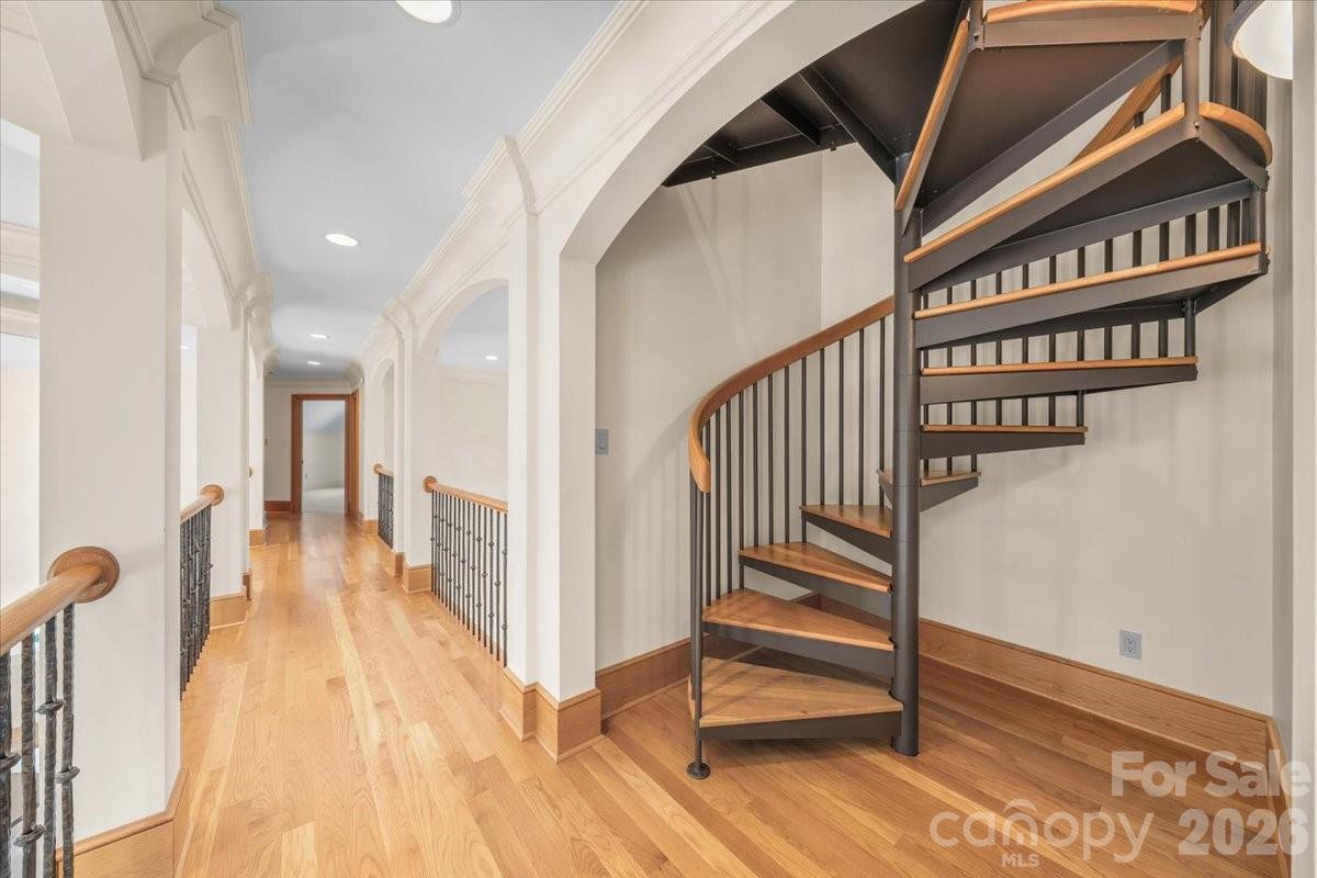 1043 Rolling Green Drive — Newton