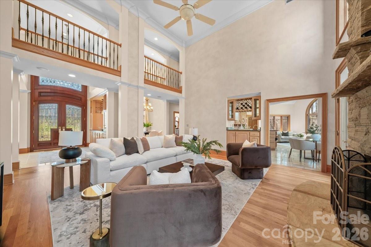 1043 Rolling Green Drive — Newton