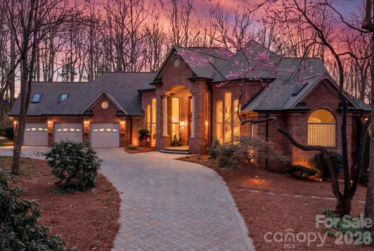 1043 Rolling Green Drive — Newton