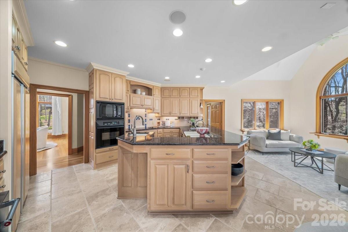 1043 Rolling Green Drive — Newton