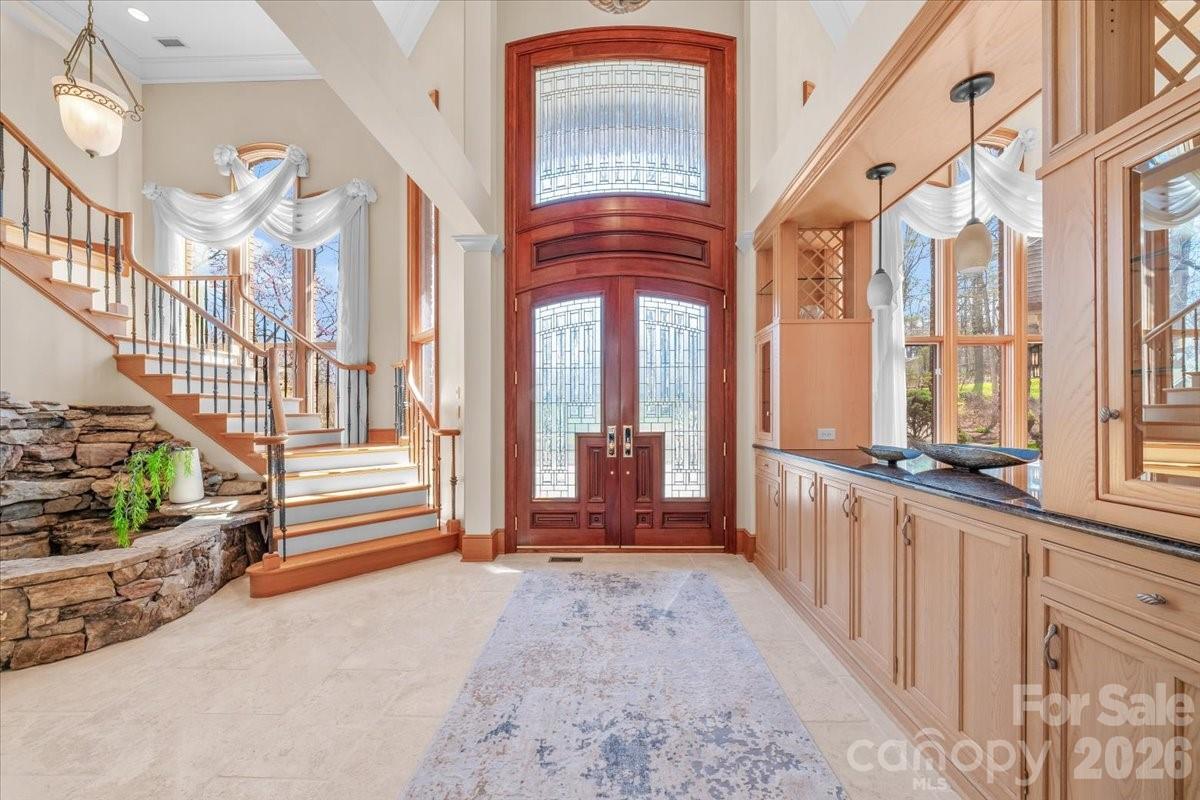 1043 Rolling Green Drive — Newton