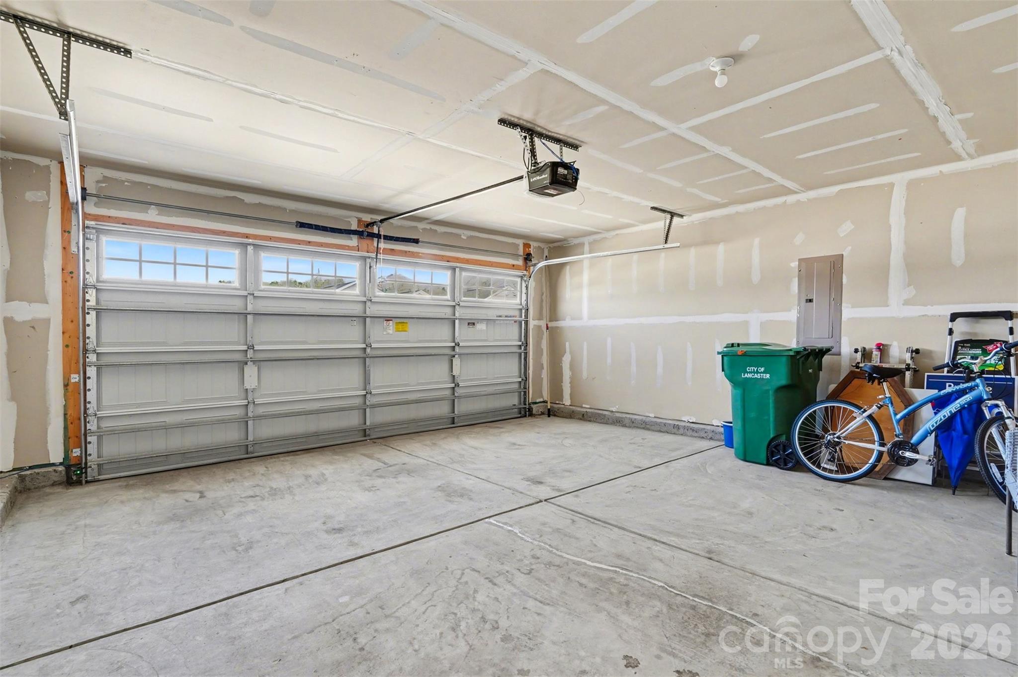621 Grandiflora Avenue — Lancaster