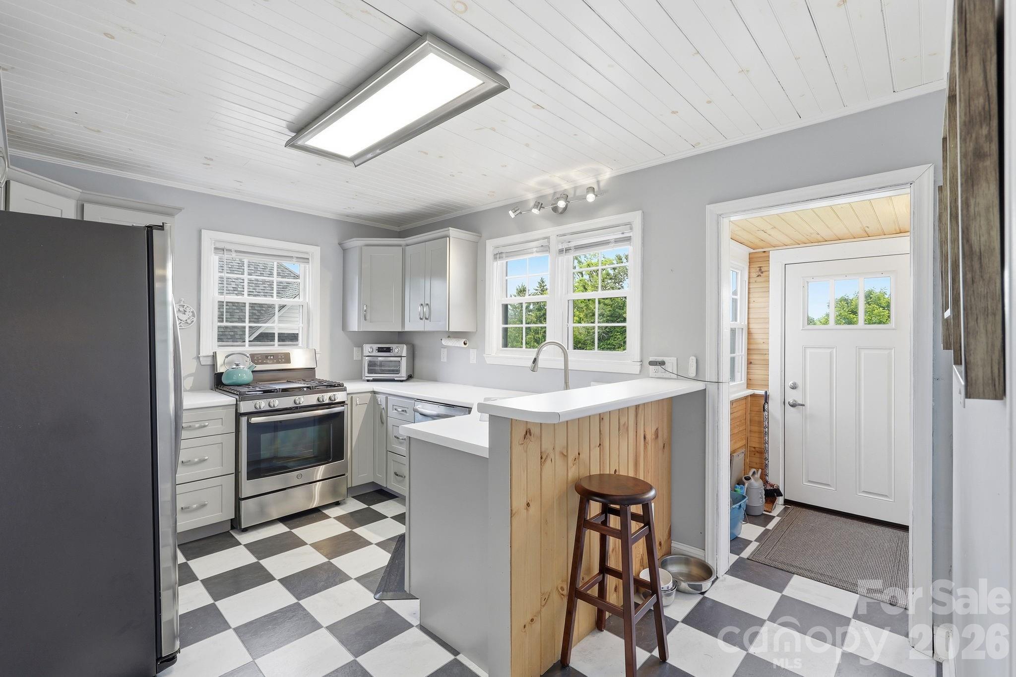 129 Mears Avenue — Canton
