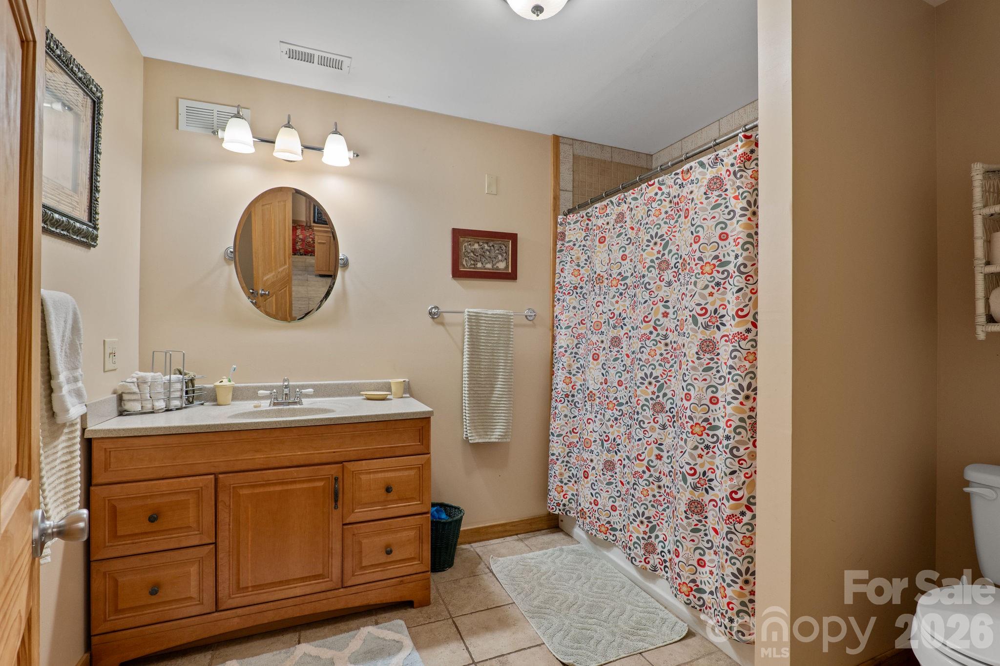 150 Avondale Ridge Road — Asheville