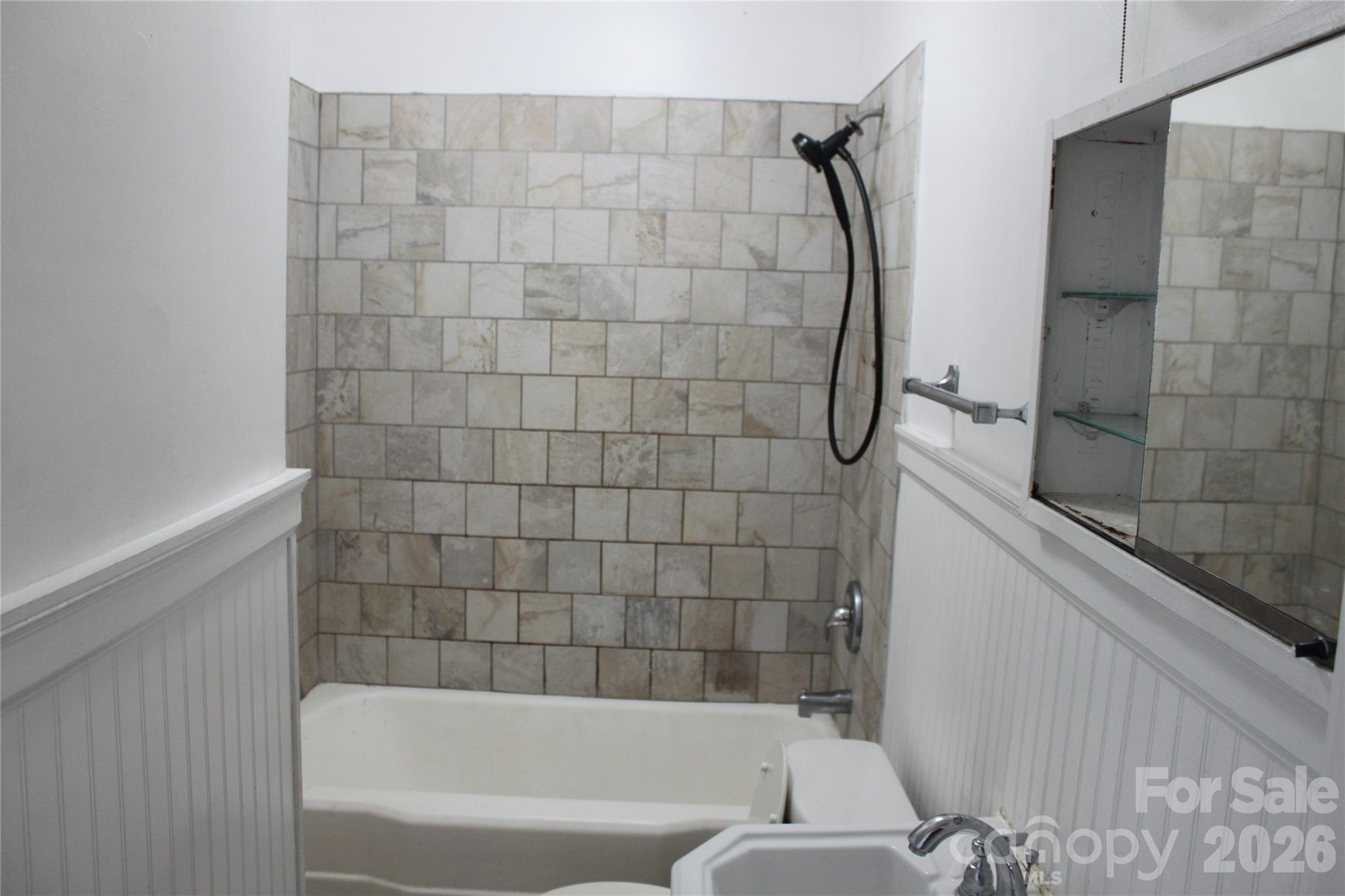 2210 N Cannon Boulevard — Kannapolis