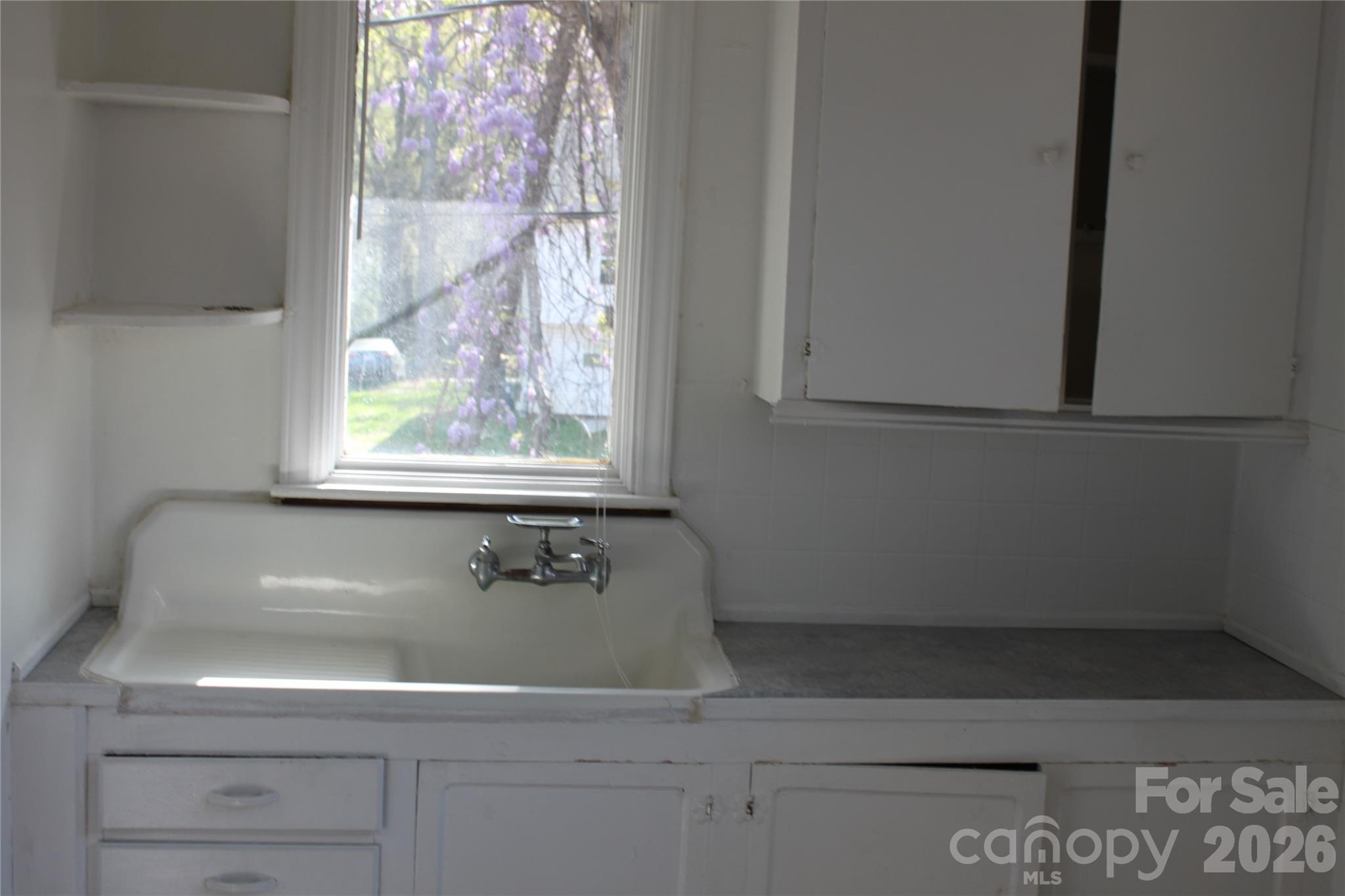 2210 N Cannon Boulevard — Kannapolis