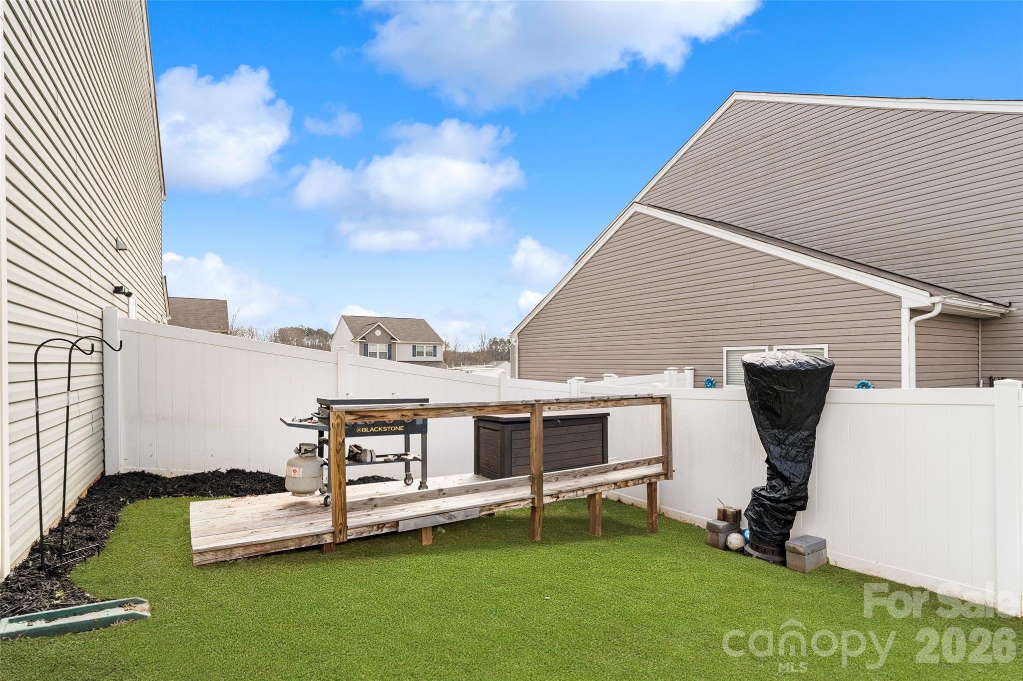 1525 Cazador Lane — York