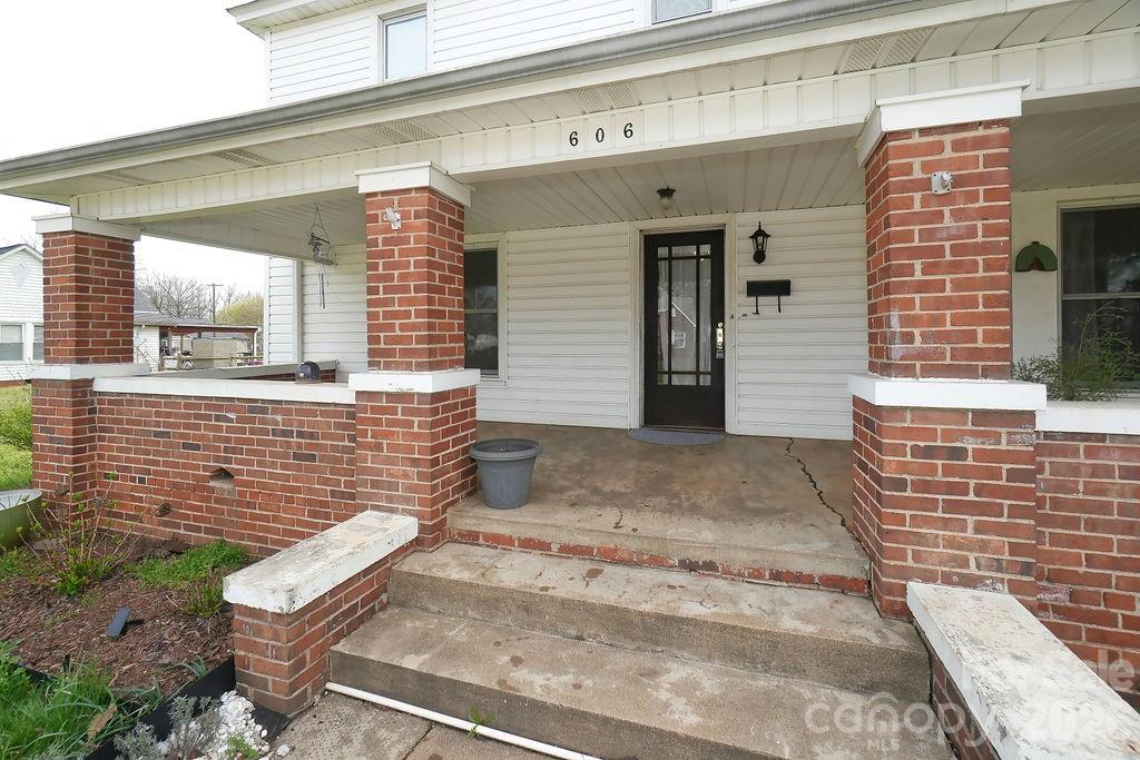 606 Main Street — China Grove