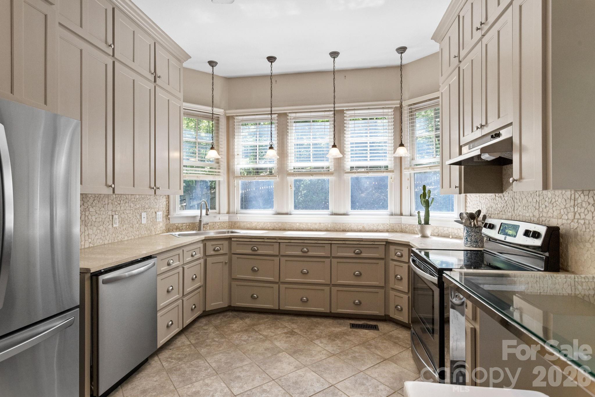 2825 Hunting Country Road — Tryon