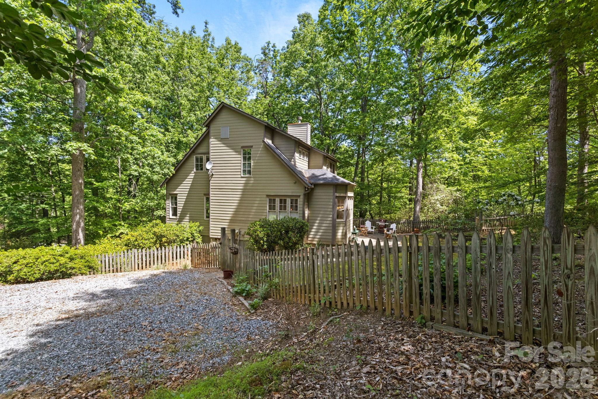 2825 Hunting Country Road — Tryon
