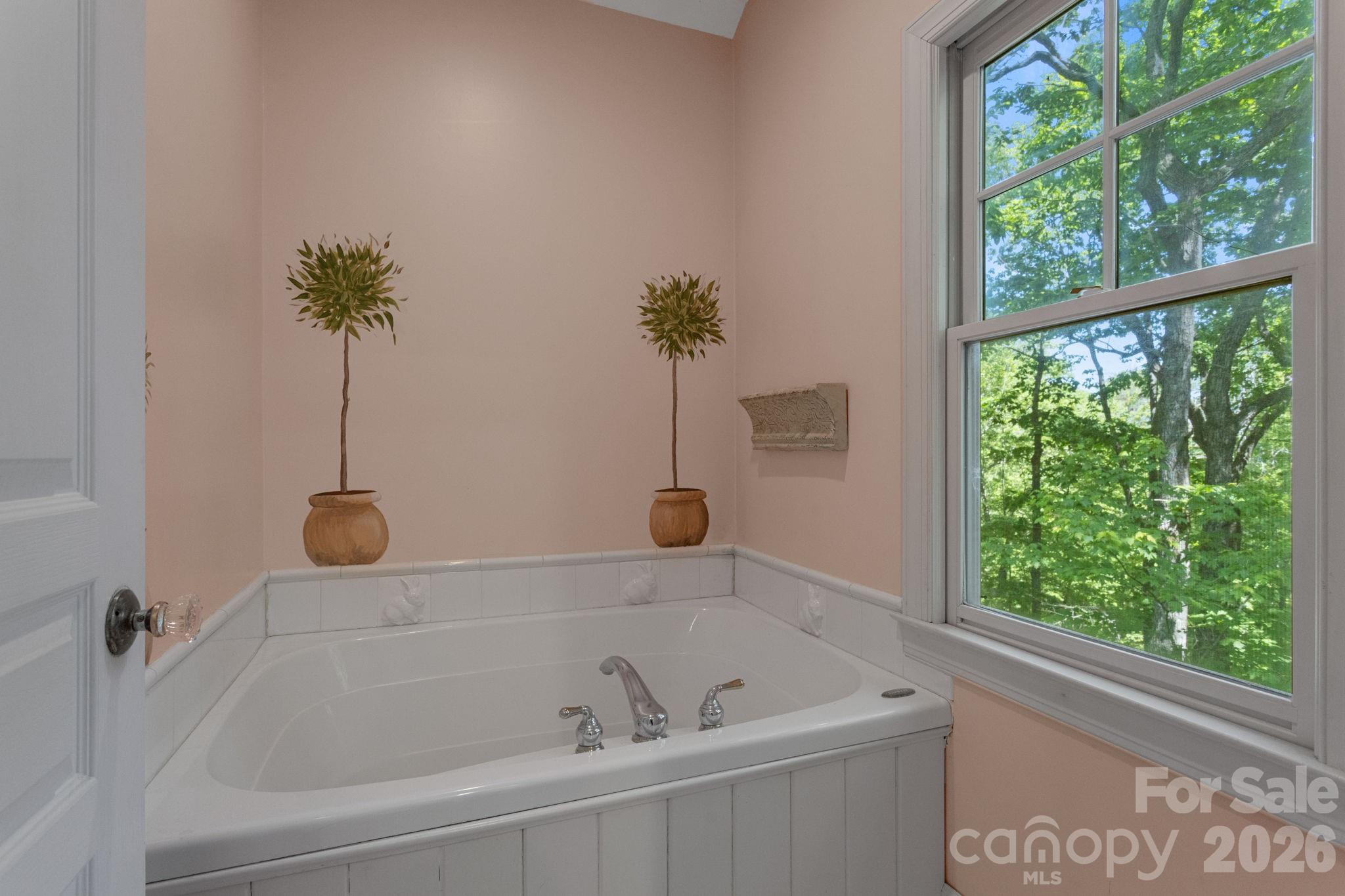 2825 Hunting Country Road — Tryon