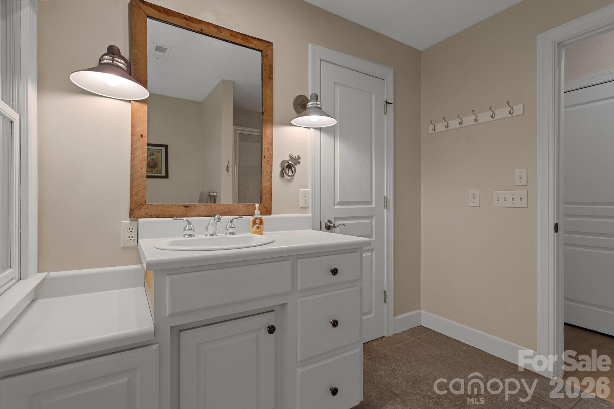 2825 Hunting Country Road — Tryon