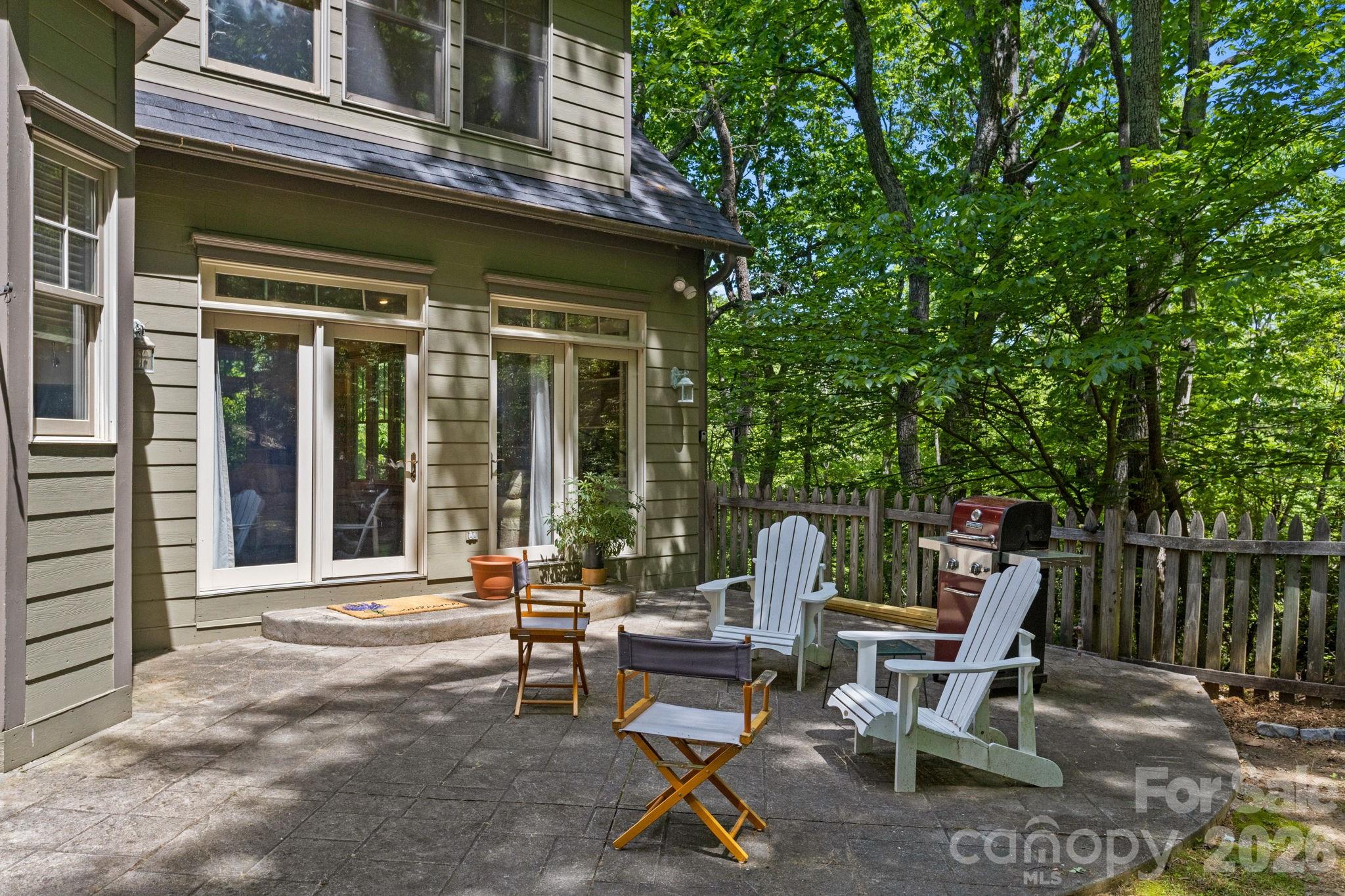2825 Hunting Country Road — Tryon