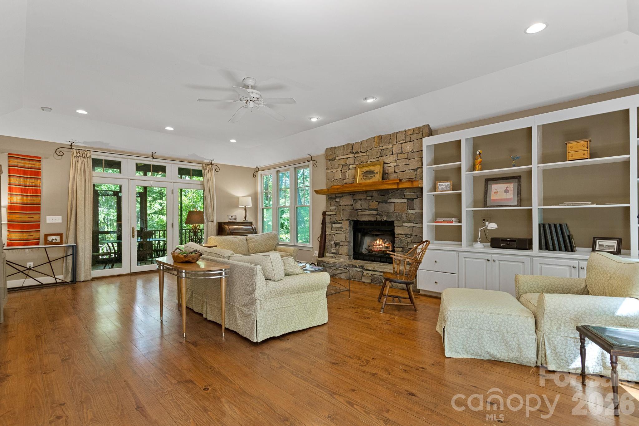 2825 Hunting Country Road — Tryon